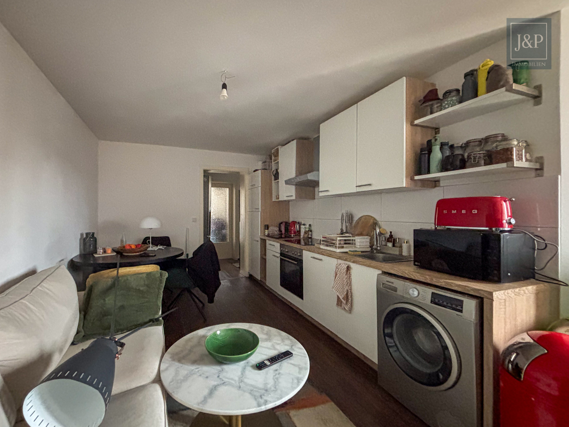 Saniertes Wohn- und Geschäftshaus mit Potenzial: Dachgeschossausbau bereits genehmigt! - Wohnung