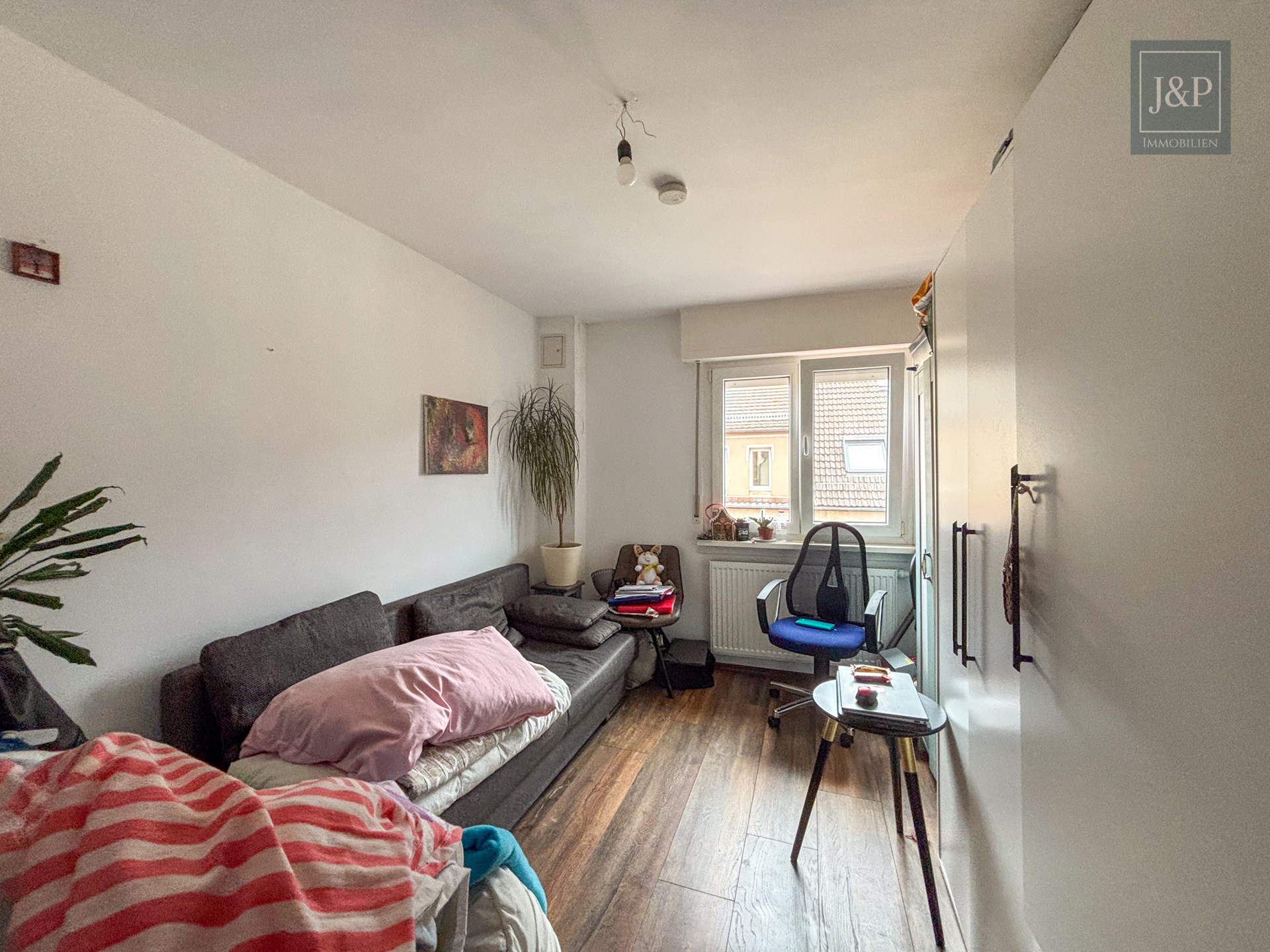 Saniertes Wohn- und Geschäftshaus mit Potenzial: Dachgeschossausbau bereits genehmigt! - Wohnung