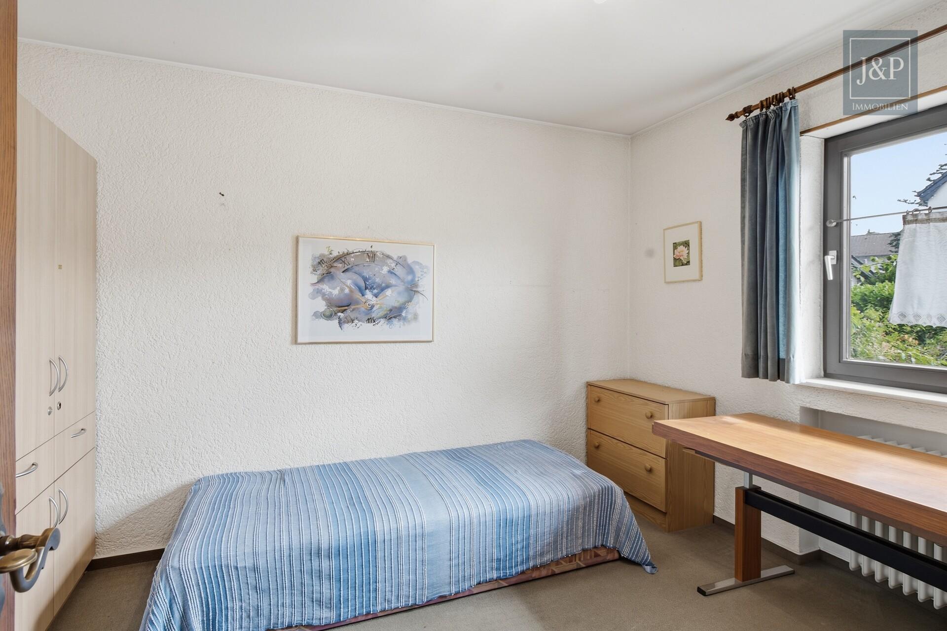 Traumhaftes Platzangebot für die ganze Familie: 230 m² Wohnkomfort mit Wintergarten, Balkon & Doppelgarage - Büro