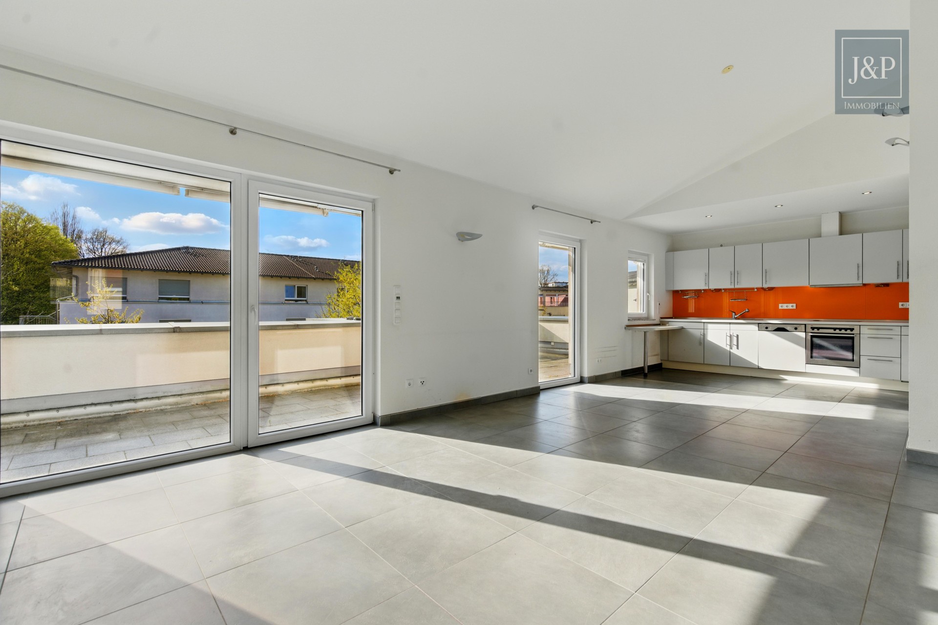 Barrierefreies Penthouse mit Dachterrasse – Großzügig & Komfortabel - Perfekt für das Alter - Wohn-/ Essbereich