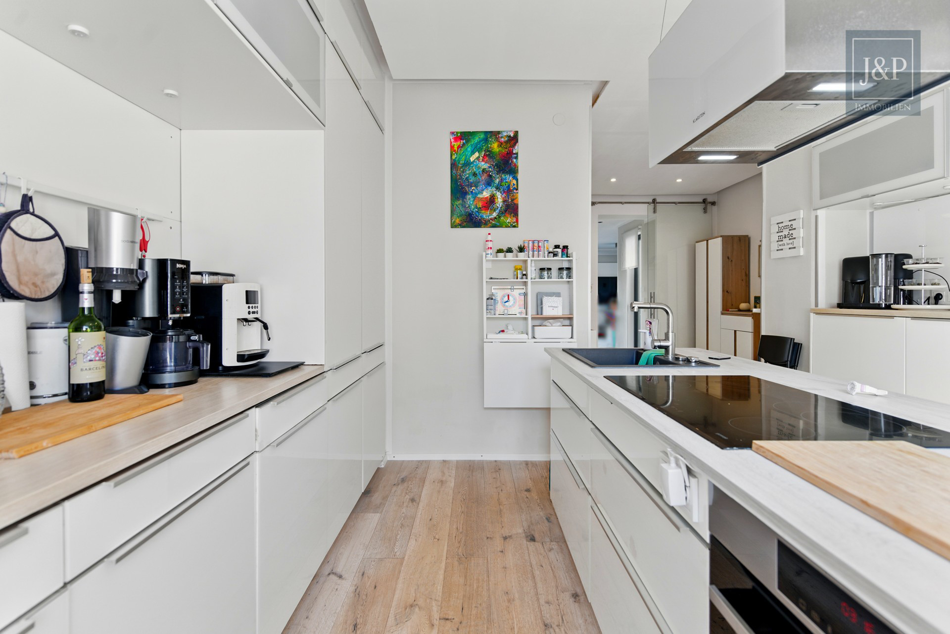 Luxuriöses EFH mit traumhafter Gartenlandschaft, Doppelgarage & Einliegerbereich - Küche