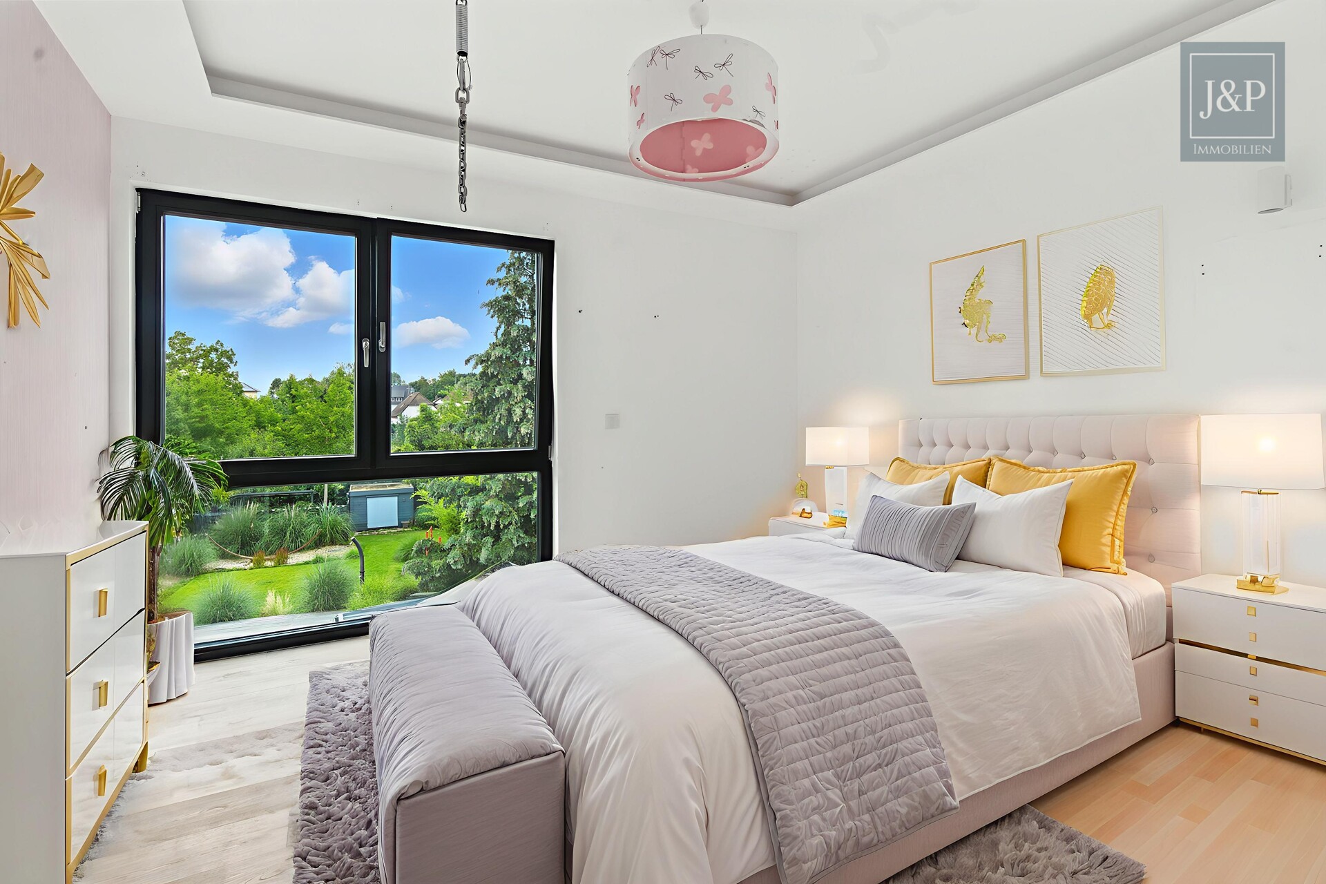 Luxuriöses EFH mit traumhafter Gartenlandschaft, Doppelgarage & Einliegerbereich - Schlafen