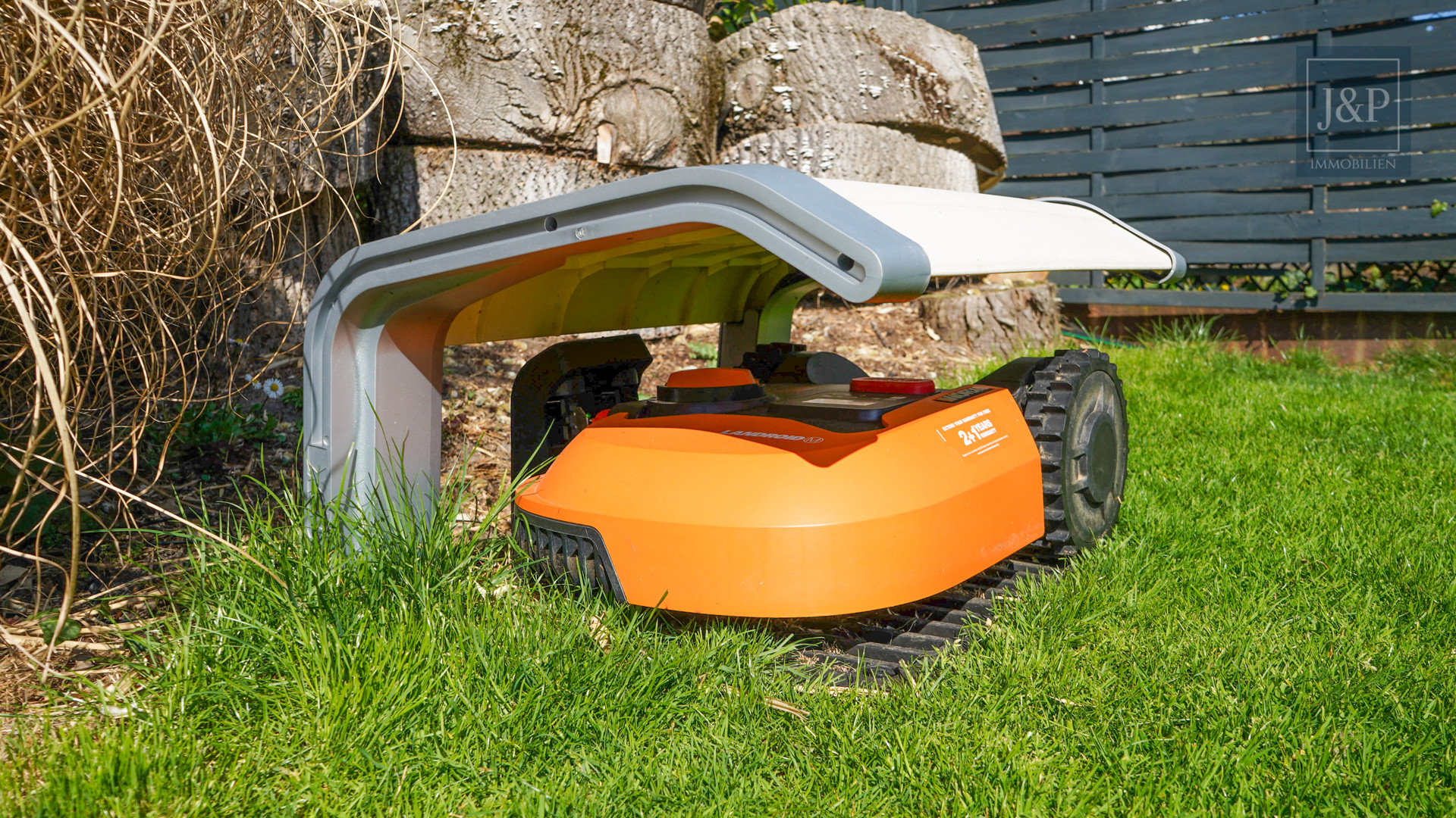 Luxuriöses EFH mit traumhafter Gartenlandschaft, Doppelgarage & Einliegerbereich - Gartenhelfer