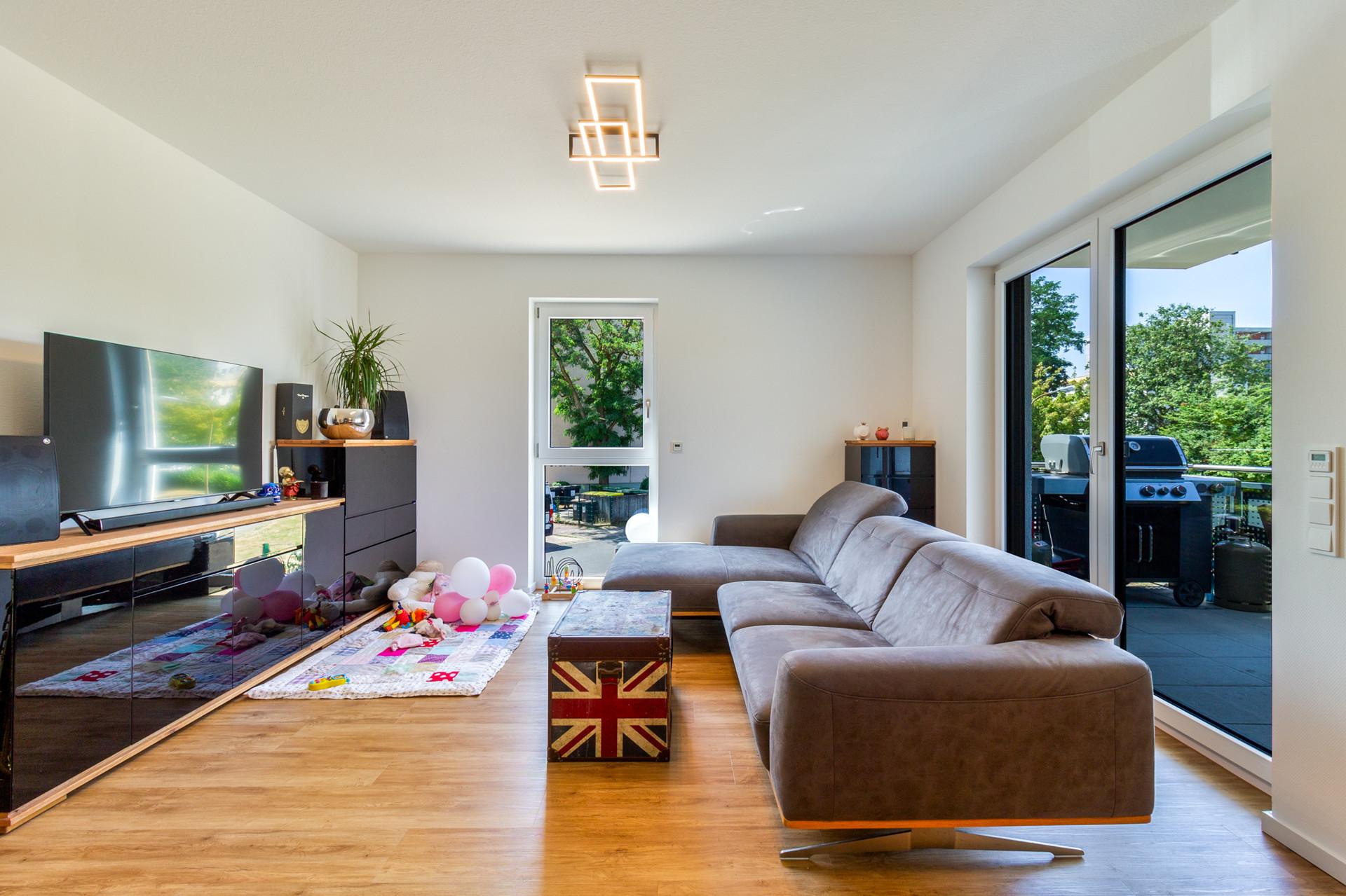 Luxuriöse Eigentumswohnung mit Whirlpool, Balkon und TG-Stellplatz (Erbpacht) - Wohnbereich