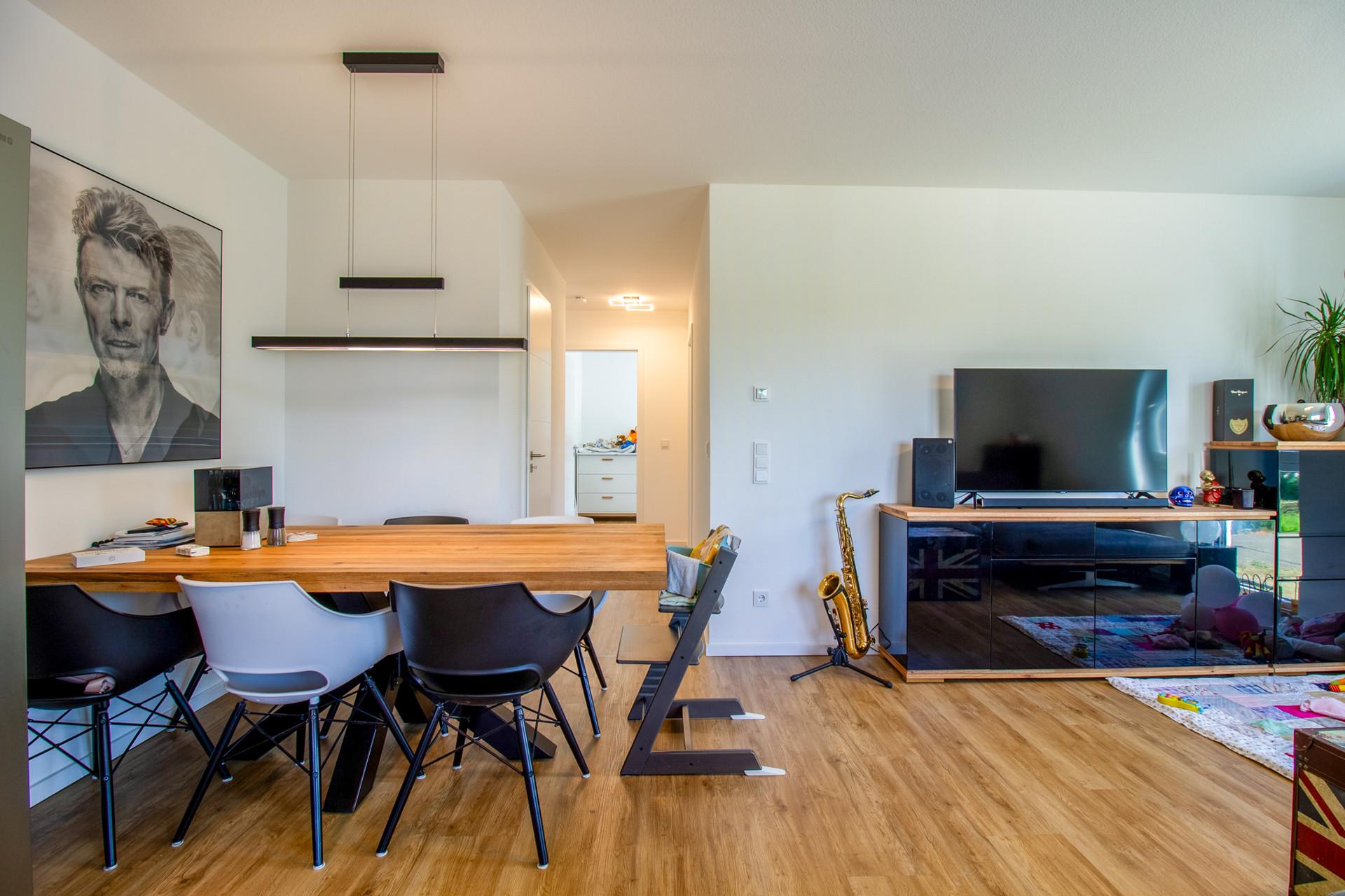 Luxuriöse Eigentumswohnung mit Whirlpool, Balkon und TG-Stellplatz (Erbpacht) - Essbereich