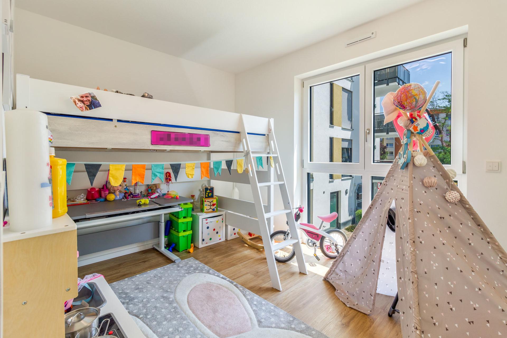 Luxuriöse Eigentumswohnung mit Whirlpool, Balkon und TG-Stellplatz (Erbpacht) - Kinderzimmer I
