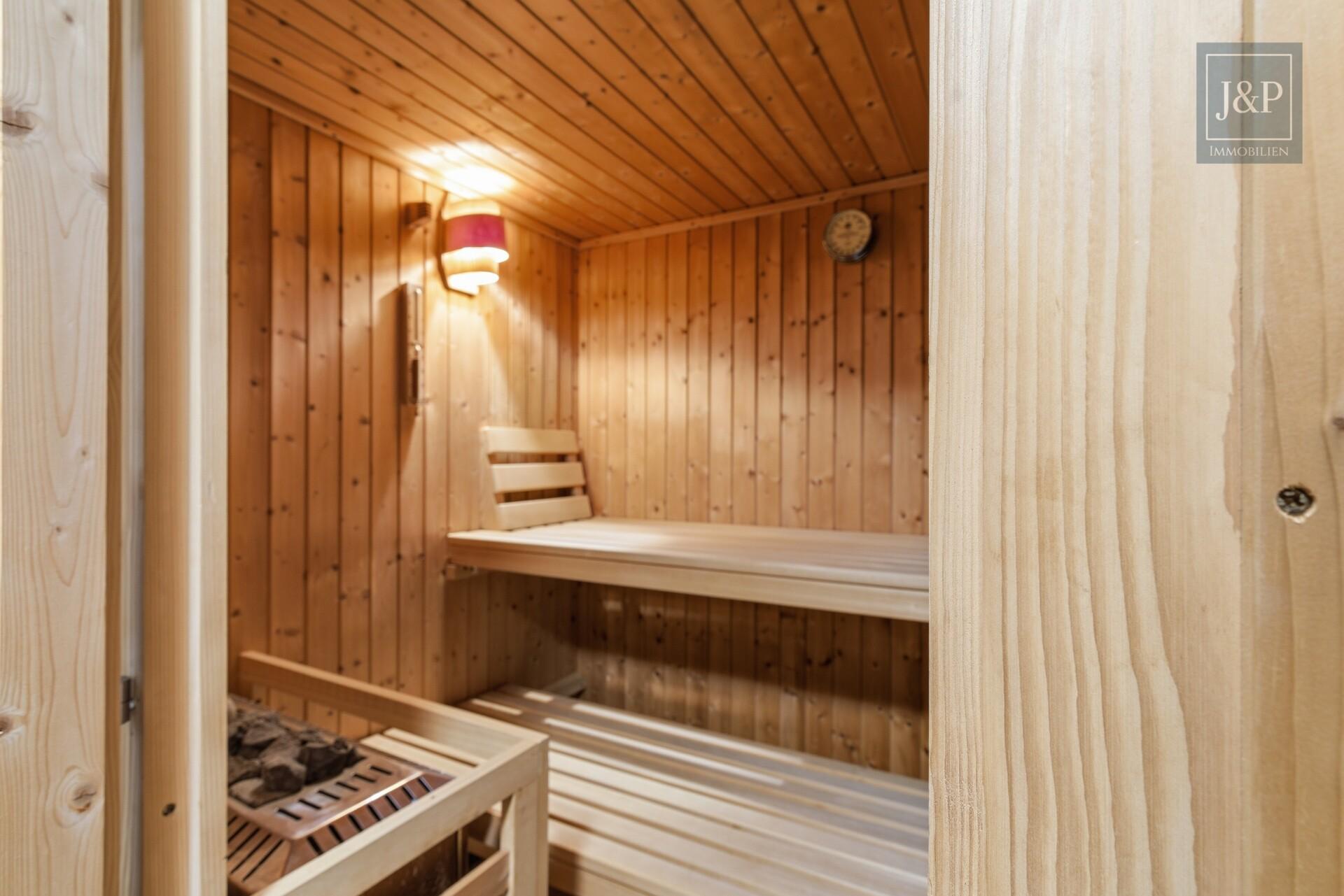 Großzügiges Zweifamilienhaus mit großem Garten & Sauna in ruhiger Wohnlage von Roßdorf - Sauna