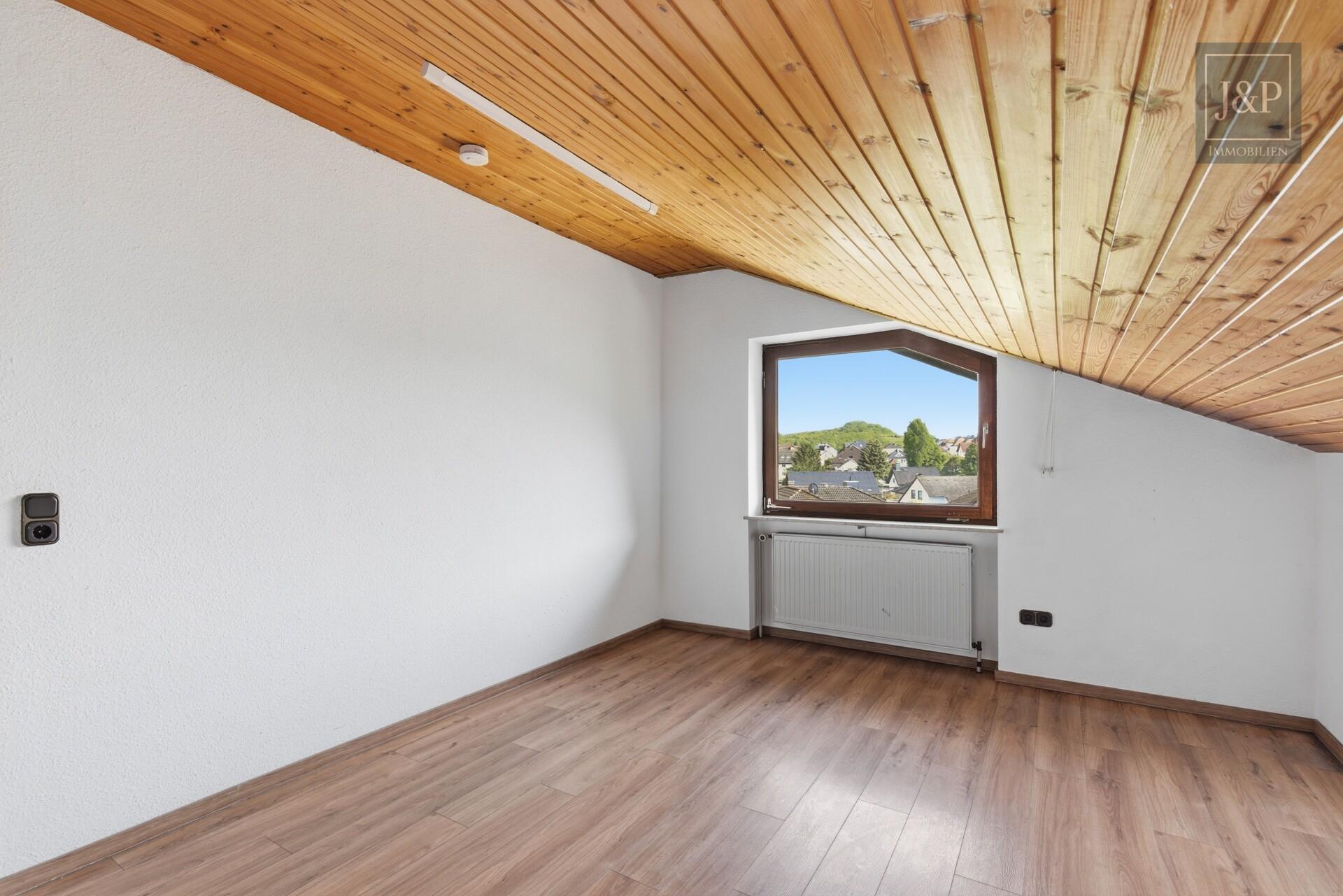 Großzügiges Zweifamilienhaus mit großem Garten & Sauna in ruhiger Wohnlage von Roßdorf - Zimmer 3 OG
