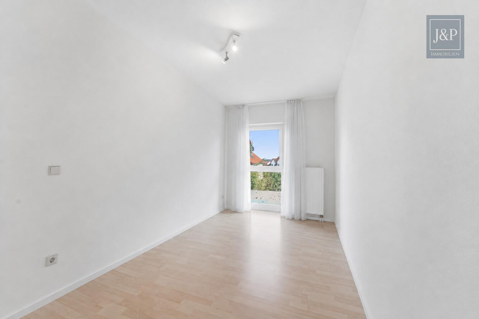 Familienfreundliches Reihenmittelhaus in Rodheim: 5 Zimmer, Garten und modernisierte Ausstattung - Zimmer 2 OG