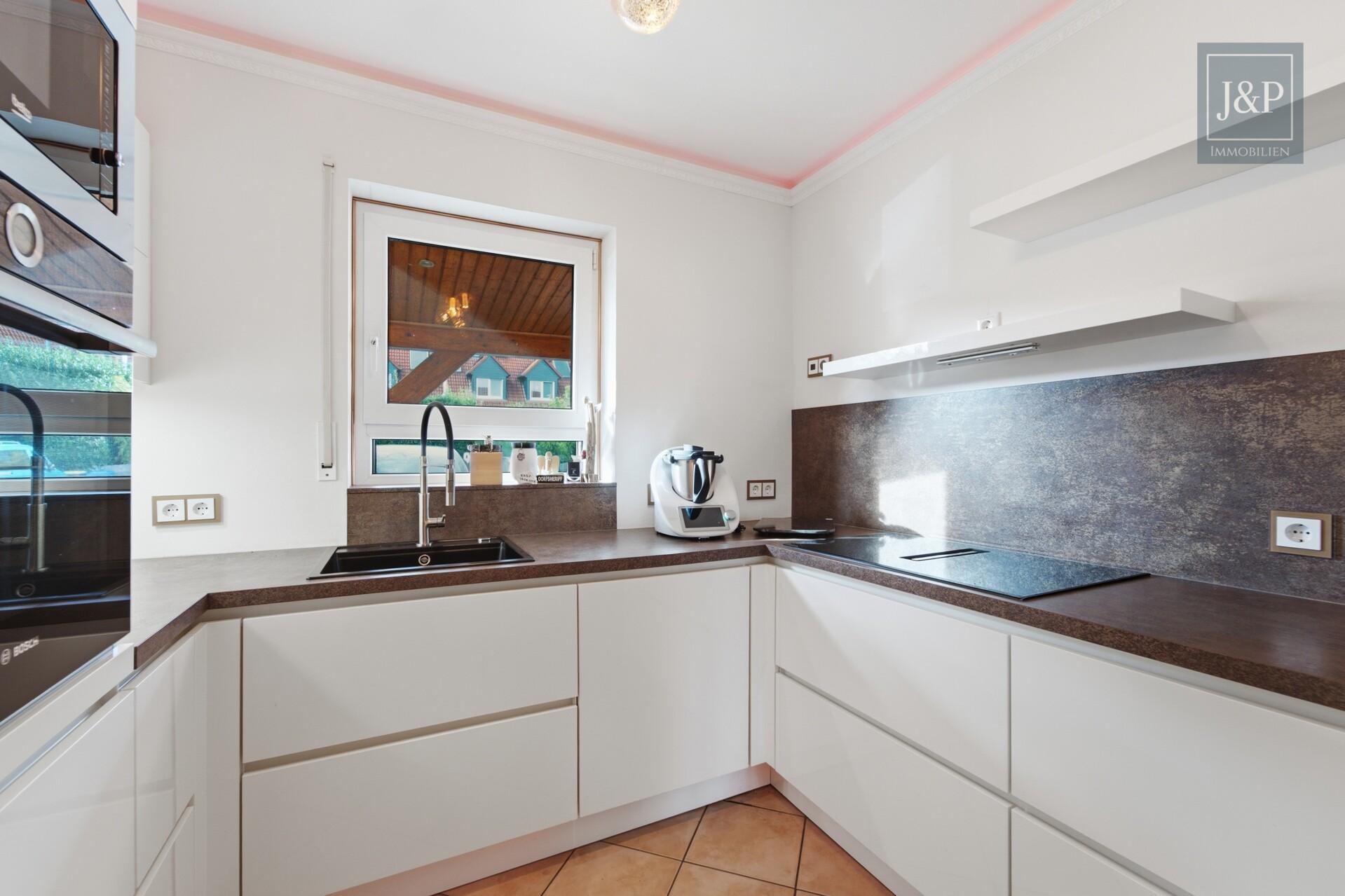 Familienfreundliches Reihenmittelhaus in Rodheim: 5 Zimmer, Garten und modernisierte Ausstattung - Küche