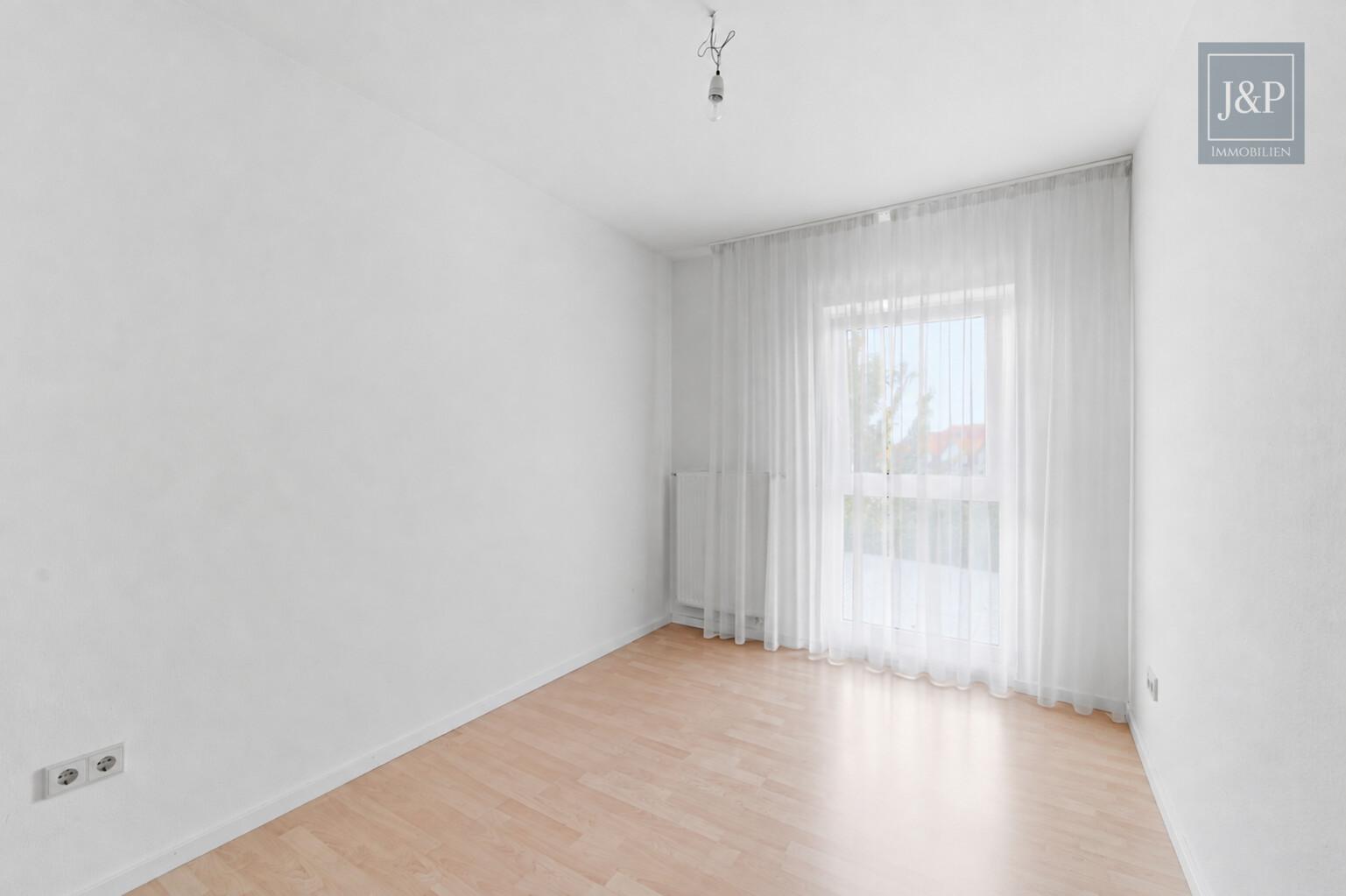 Familienfreundliches Reihenmittelhaus in Rodheim: 5 Zimmer, Garten und modernisierte Ausstattung - Zimmer 3 OG