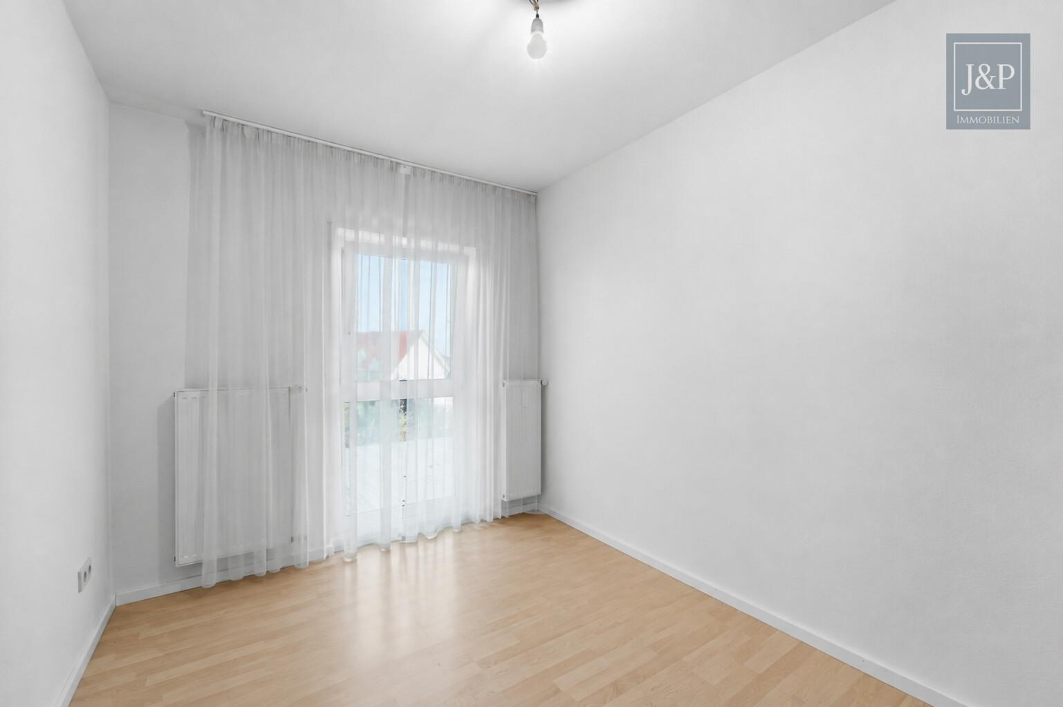 Familienfreundliches Reihenmittelhaus in Rodheim: 5 Zimmer, Garten und modernisierte Ausstattung - Zimmer 3 OG