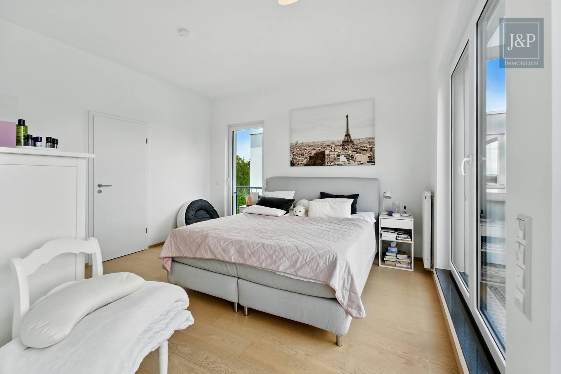 Seltene Gelegenheit! Moderne Doppelhaushälfte mit Elternsuite, Feldblick & hochwertiger Ausstattung in Wallau - Eltern-Suite