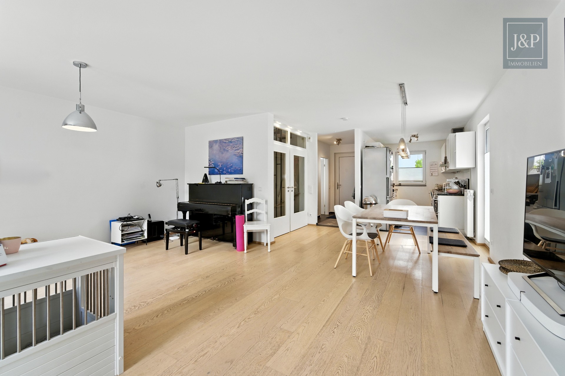 Seltene Gelegenheit! Moderne Doppelhaushälfte mit Elternsuite, Feldblick & hochwertiger Ausstattung in Wallau - Wohn-Essbereich