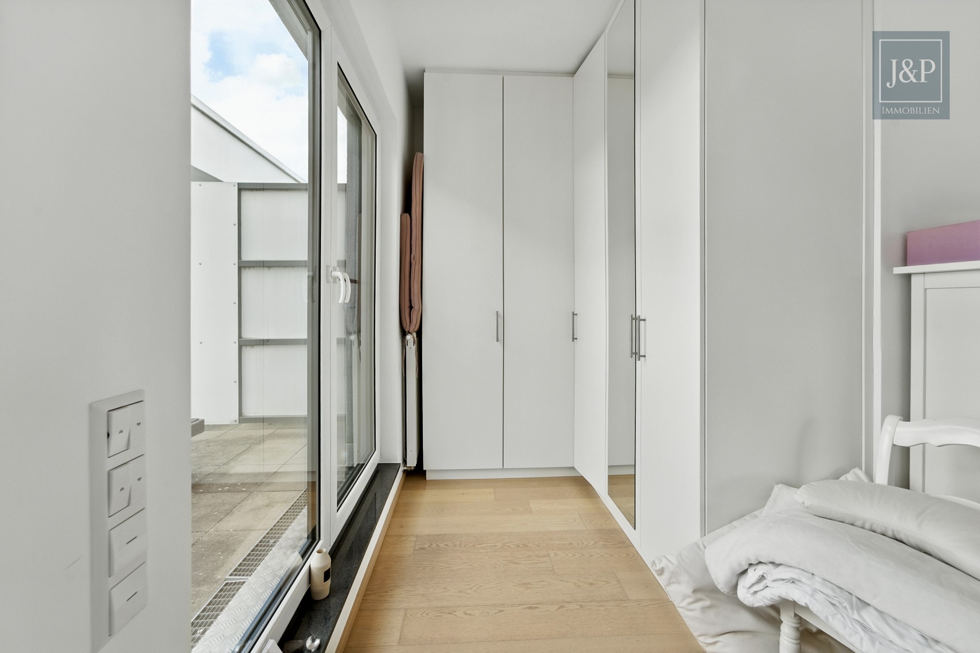 Seltene Gelegenheit! Moderne Doppelhaushälfte mit Elternsuite, Feldblick & hochwertiger Ausstattung in Wallau - Ankleide