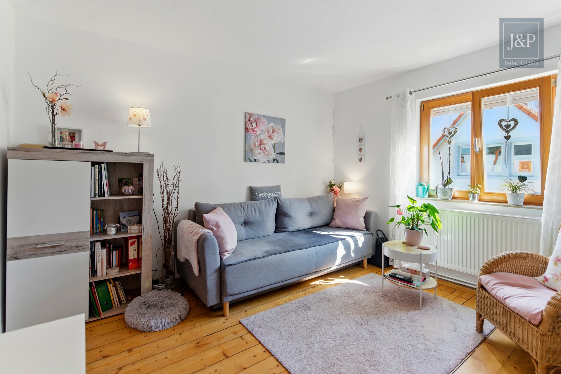 Luxuriöses EFH mit traumhafter Gartenlandschaft, Doppelgarage & Einliegerbereich - Wohnen ELW
