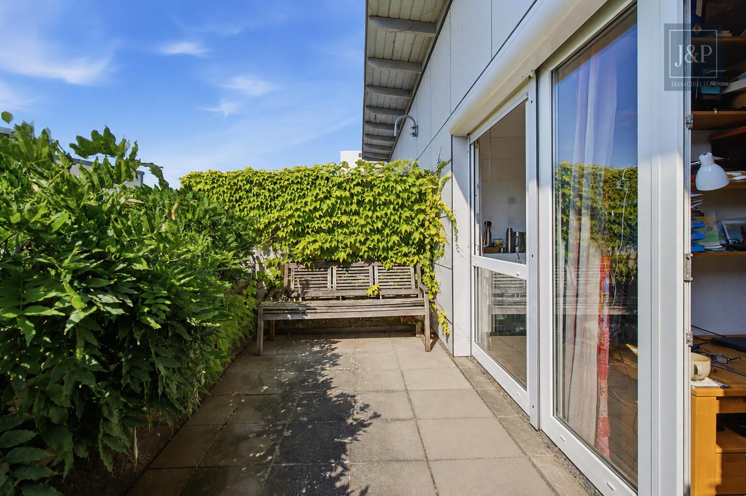 RMH mit schöner Aussicht & 3 Stellplätzen in familienfreundlicher Wohngegend von Oberursel-Nord - Dachterrasse