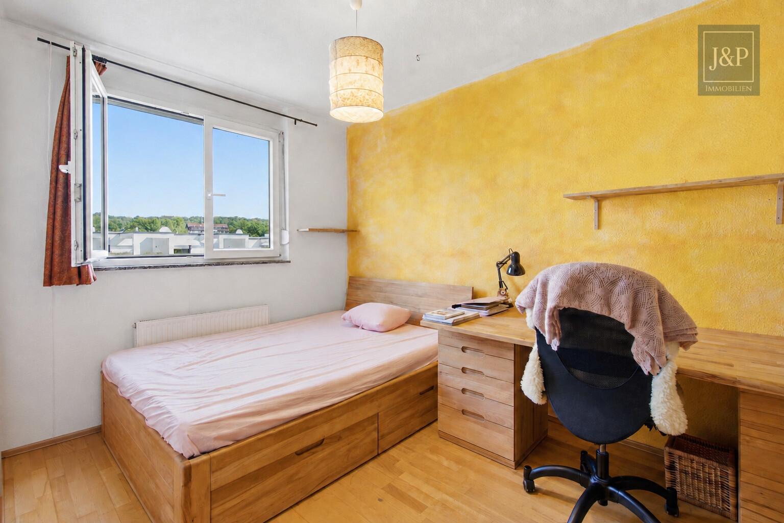 RMH mit schöner Aussicht & 3 Stellplätzen in familienfreundlicher Wohngegend von Oberursel-Nord - Kinderzimmer OG