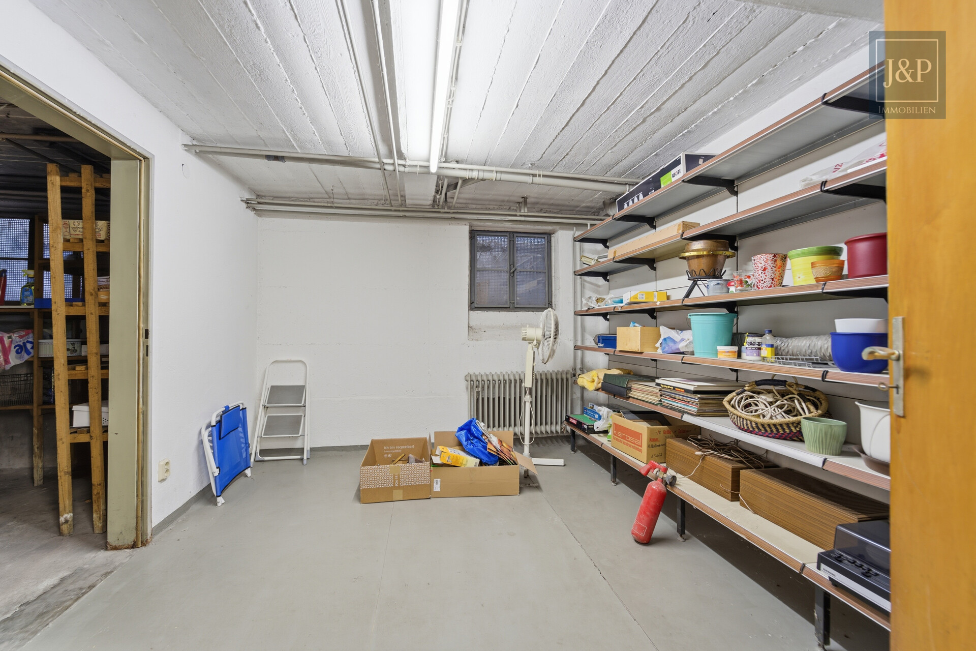 Zeitloses Einfamilienhaus mit großem Wohnbereich, Gartenblick & Balkon - Kellerraum