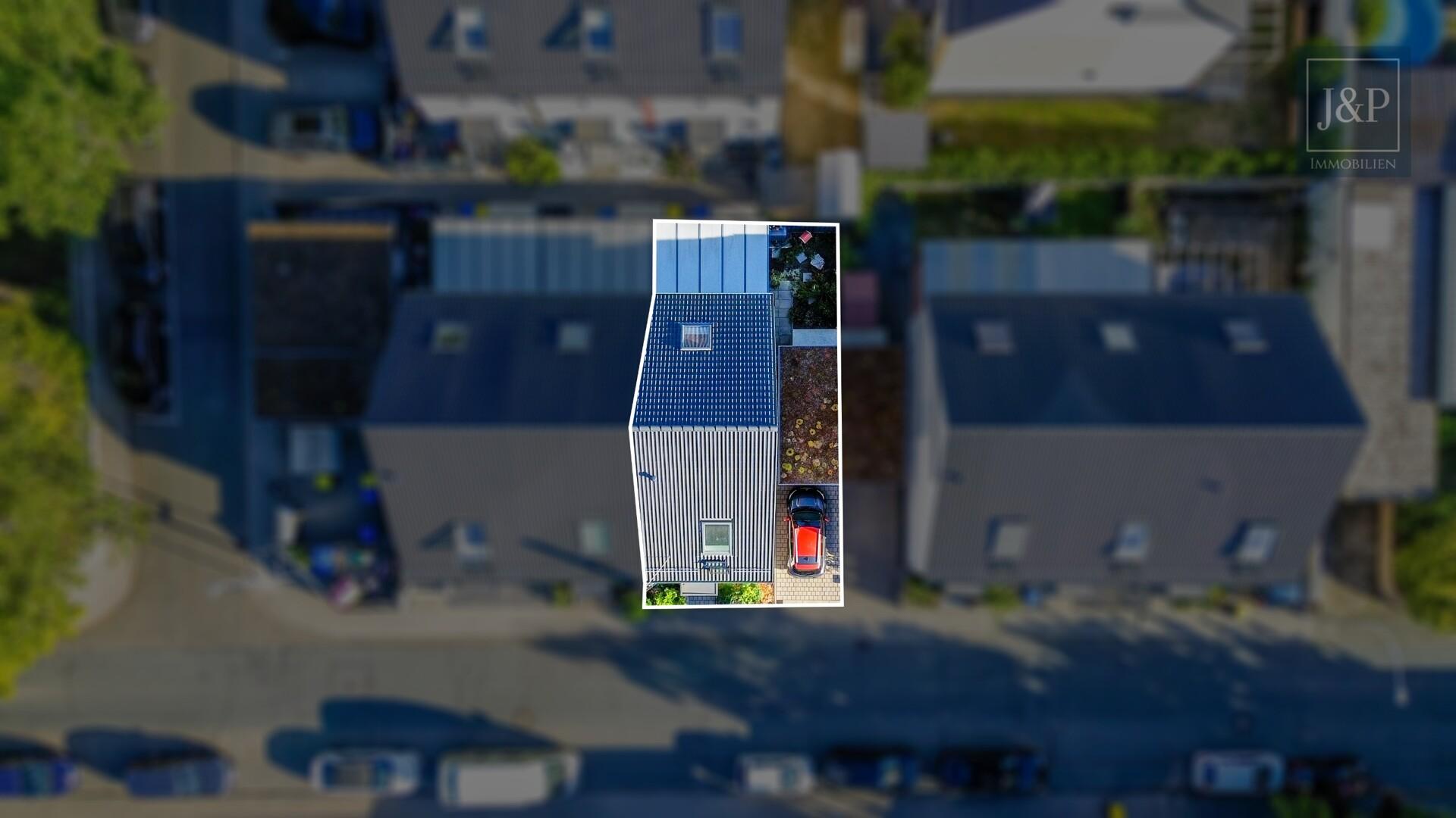 Modernes Reihenendhaus mit Terrasse, Carport & Wallbox in Nauheim - Vogelperspektive Grundstück