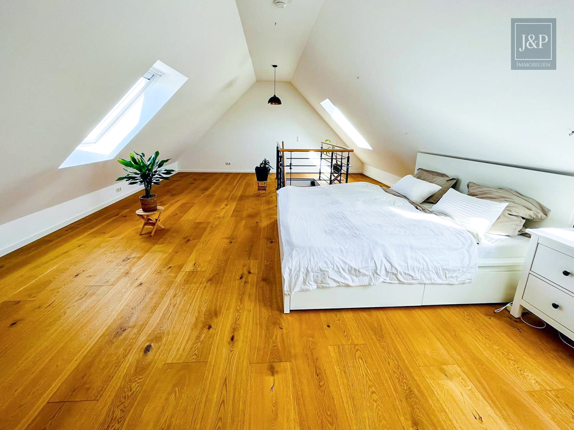Energieeffizient, Luxuriös & offen gestaltet: Einzigartige Maisonettewohnung zentral in Erzhausen. - Dachgeschoss