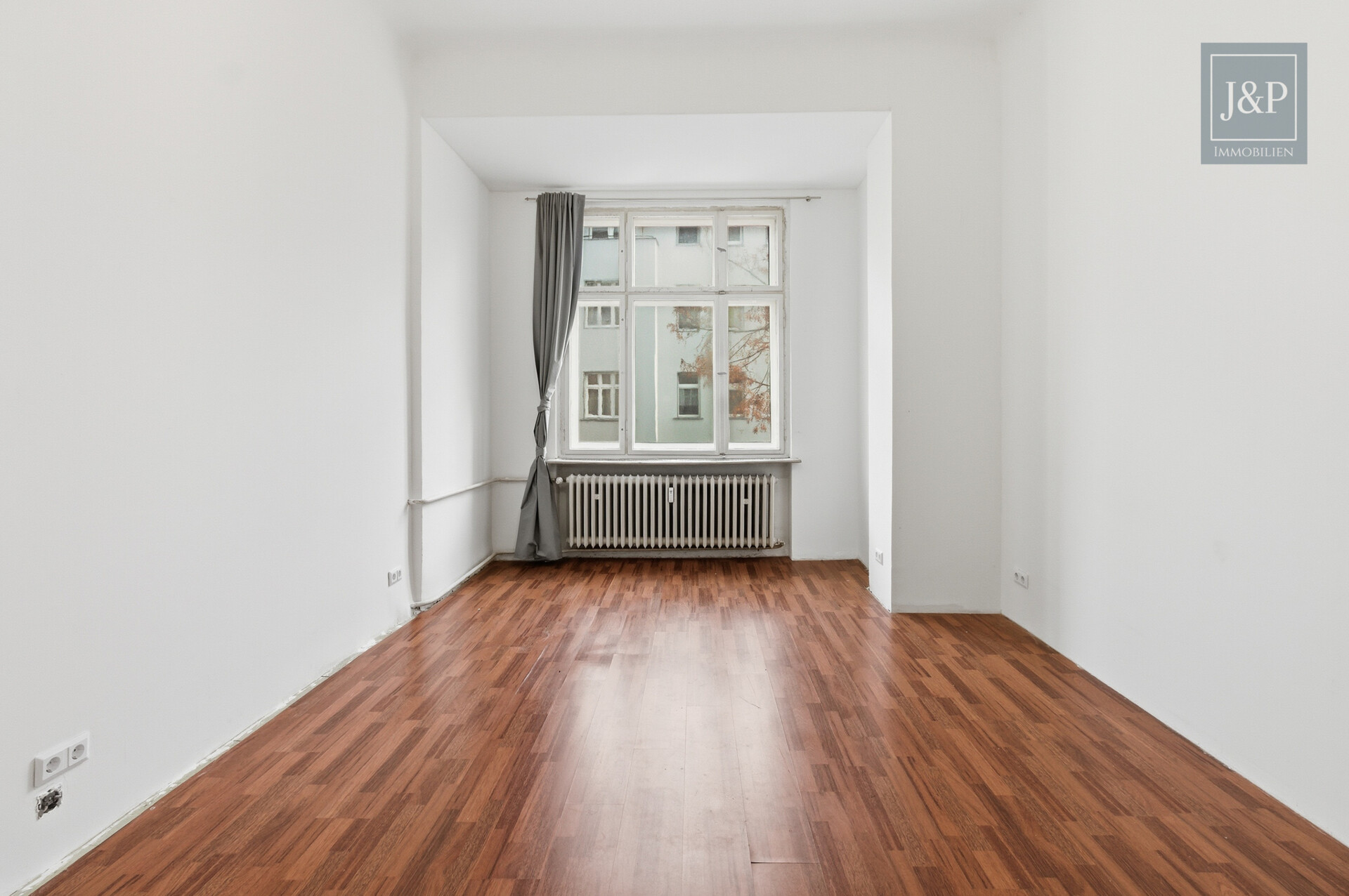 Bezugsfreie 1-Zimmer-Wohnung mit separater Küche in ruhiger Lage von Pankow - Wohnbereich