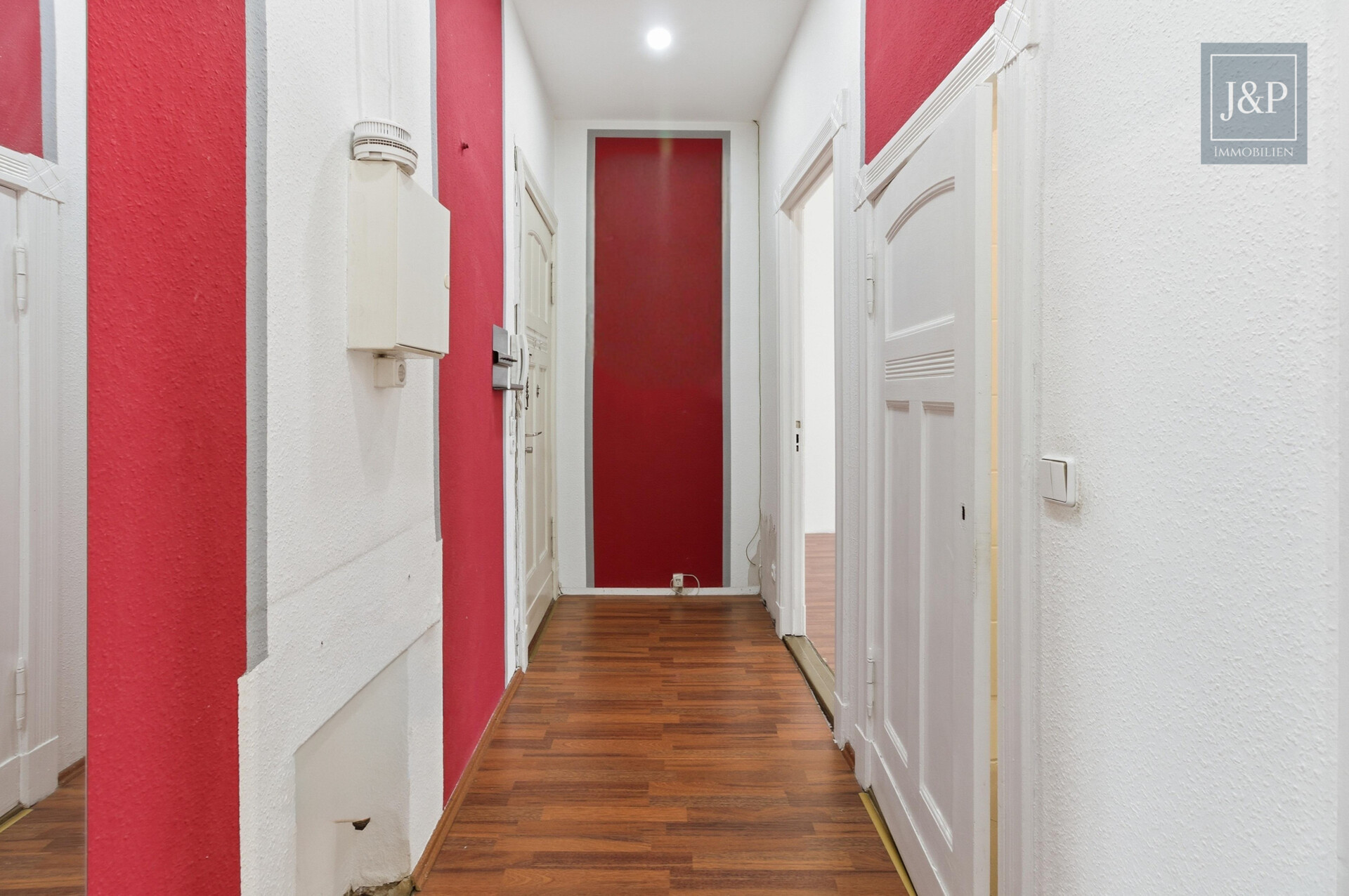 Bezugsfreie 1-Zimmer-Wohnung mit separater Küche in ruhiger Lage von Pankow - Flur