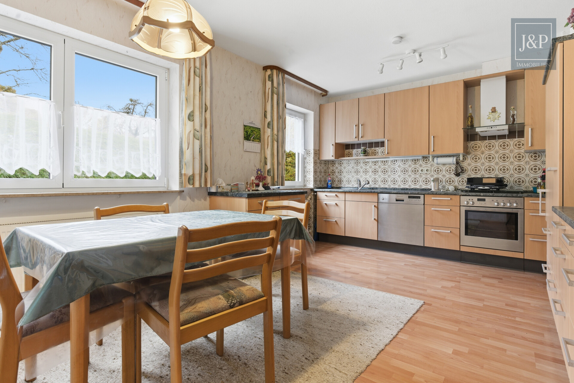 Sofort Verfügbar! 4,5 Zimmer-Wohnung in ruhiger Lage in Mömbris! - Essküche