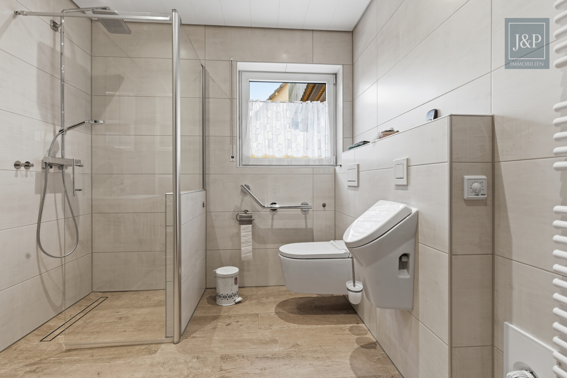 Sofort Verfügbar! 4,5 Zimmer-Wohnung in ruhiger Lage in Mömbris! - Badezimmer