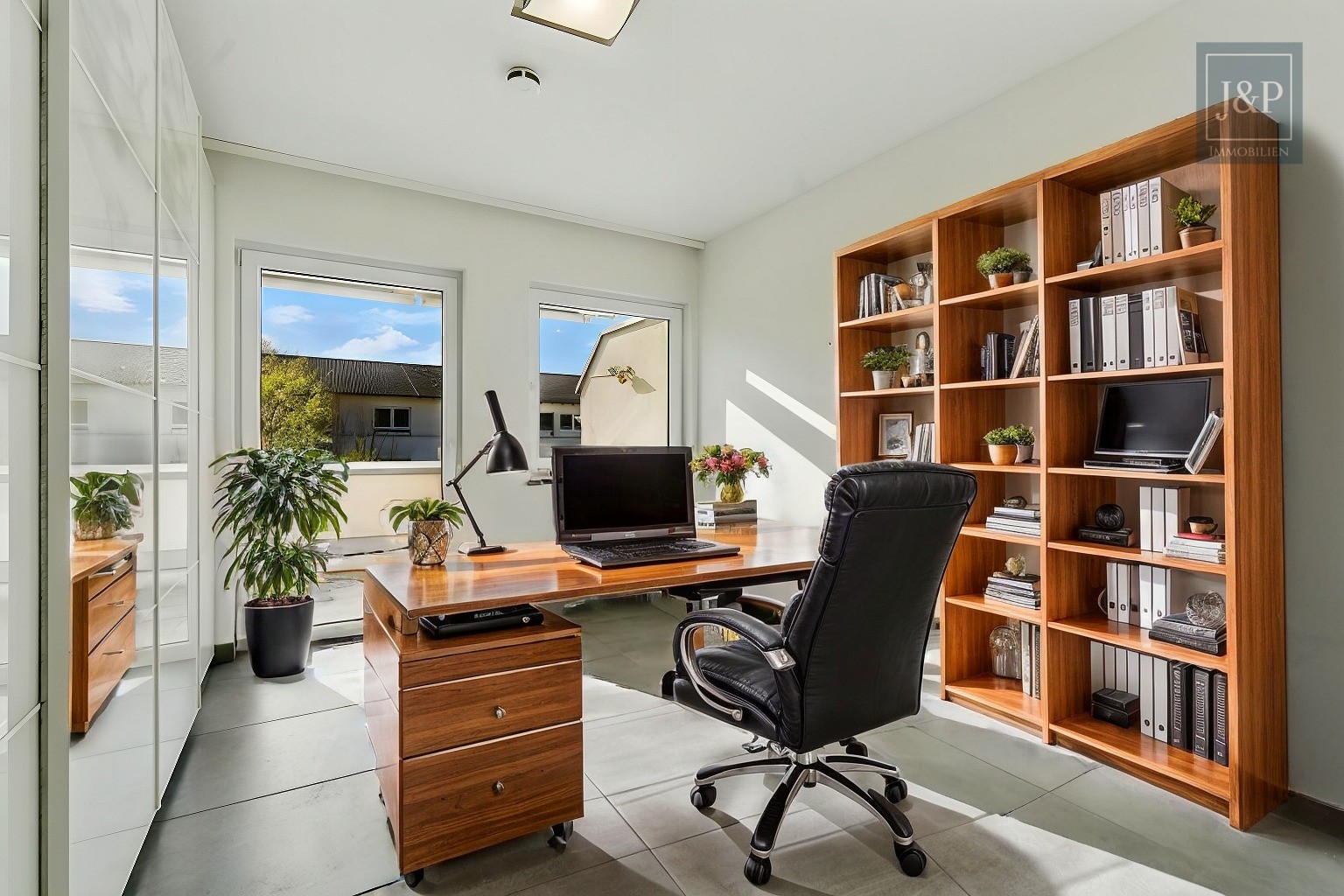 Barrierefreies Penthouse mit Dachterrasse – Großzügig & Komfortabel - Perfekt für das Alter - Arbeiten Staging