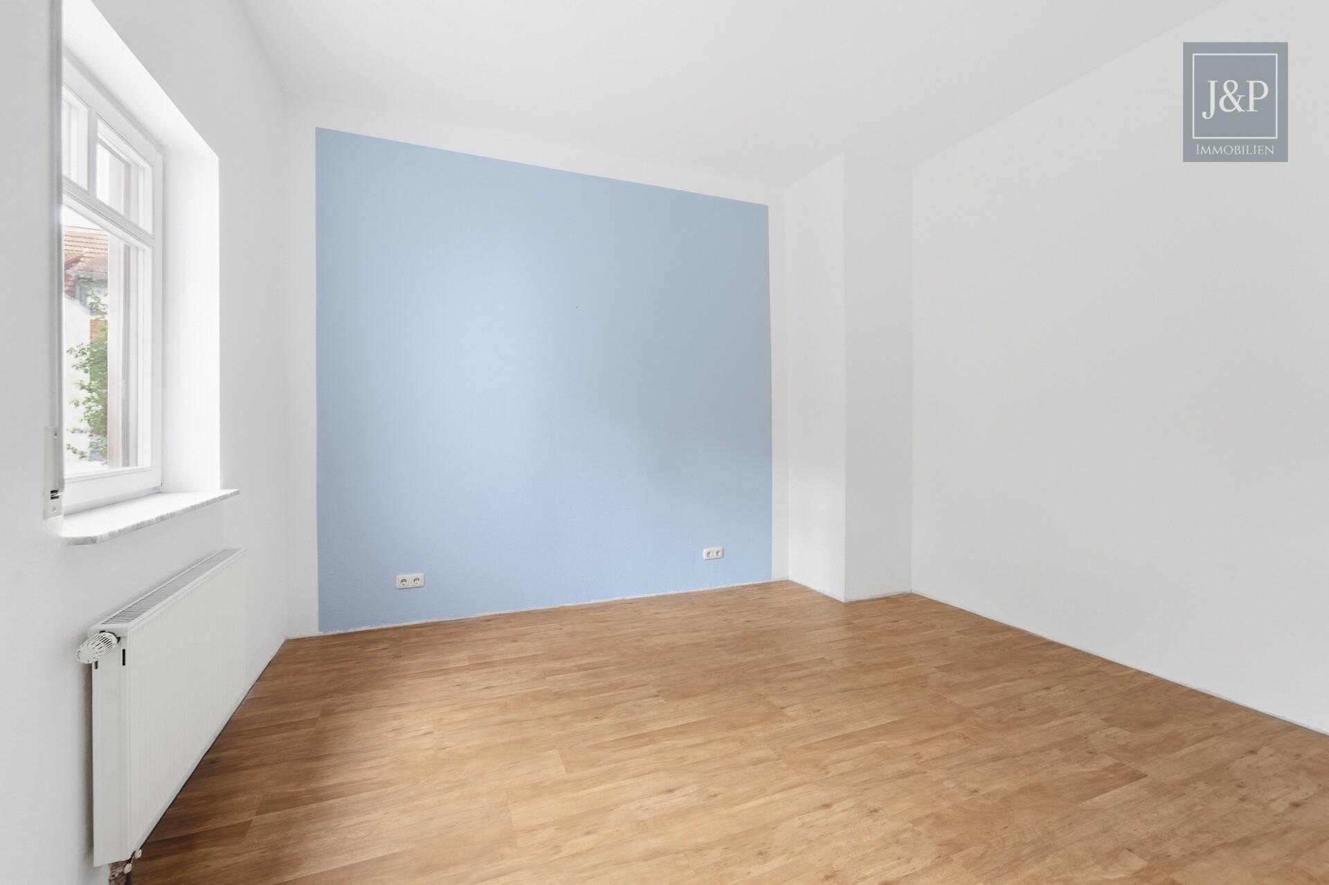 Ihr Zuhause in Wiesbaden-Erbenheim | 2 Zimmer, Balkon, Einbauküche & Tiefgaragenstellplatz - Schlafzimmer
