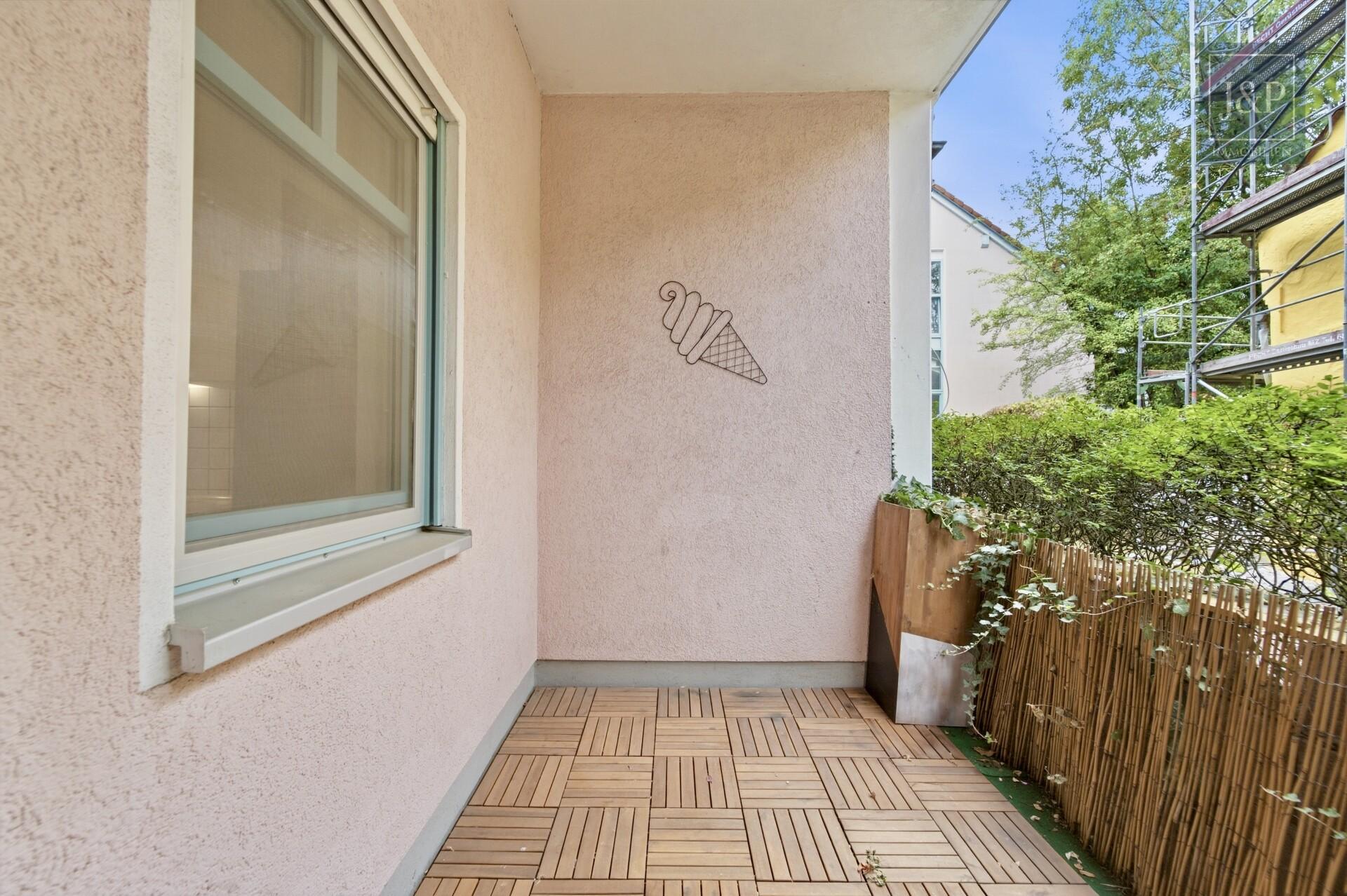 Ihr Zuhause in Wiesbaden-Erbenheim | 2 Zimmer, Balkon, Einbauküche & Tiefgaragenstellplatz - Balkon