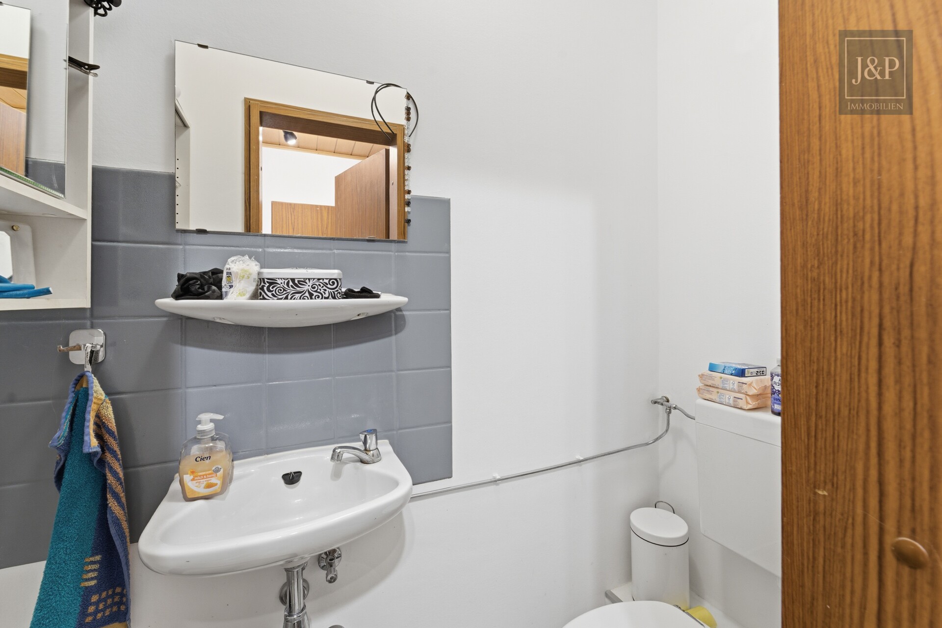 Barrierefreie 4-Zimmer-Wohnung mit 2 Balkonen, Garage & Weitblick - Gäste-WC