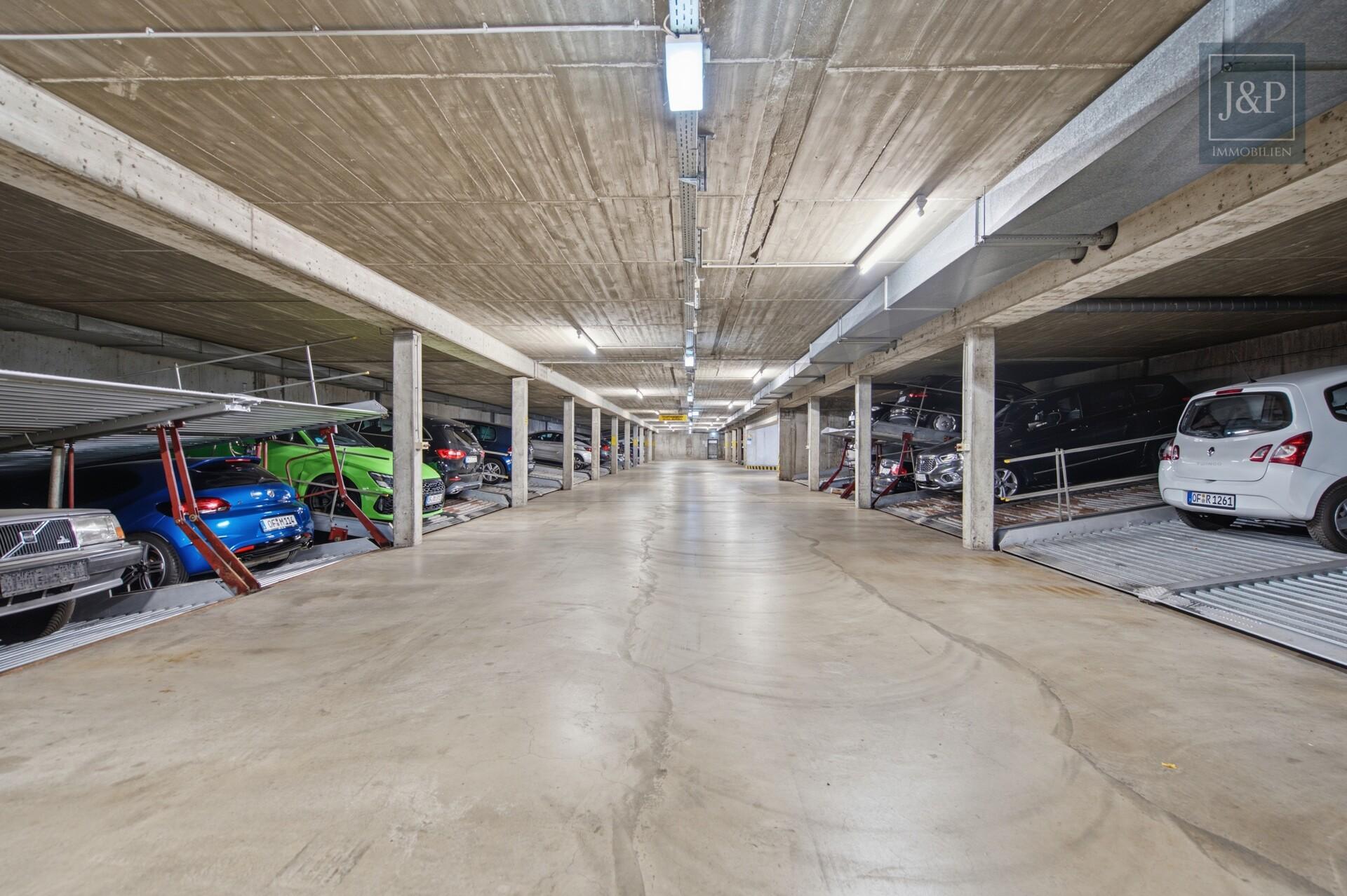 3-Zimmer-Wohnung mit zwei Bädern, Balkon & Tiefgaragenstellplatz - Tiefgarage