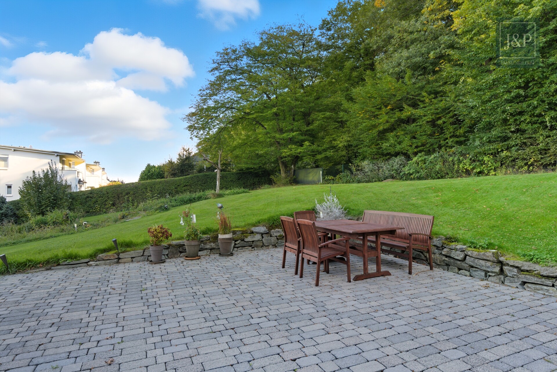 Repräsentative Villa in direkter Waldrandlage – Weitblick, Ruhe und Lebensqualität pur - Terrasse