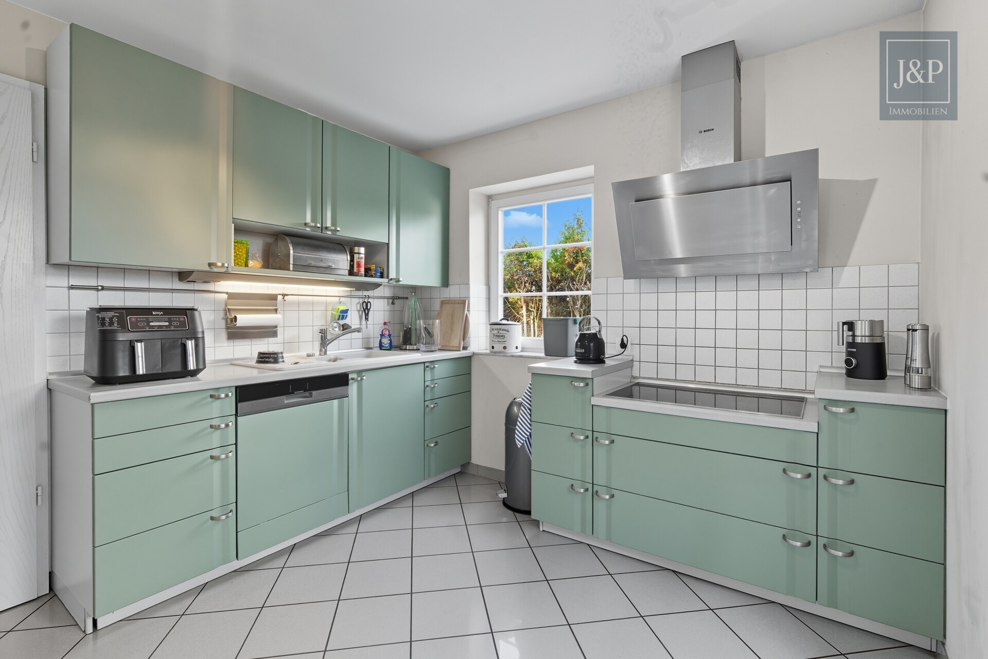 Repräsentative Villa in direkter Waldrandlage – Weitblick, Ruhe und Lebensqualität pur - Küche