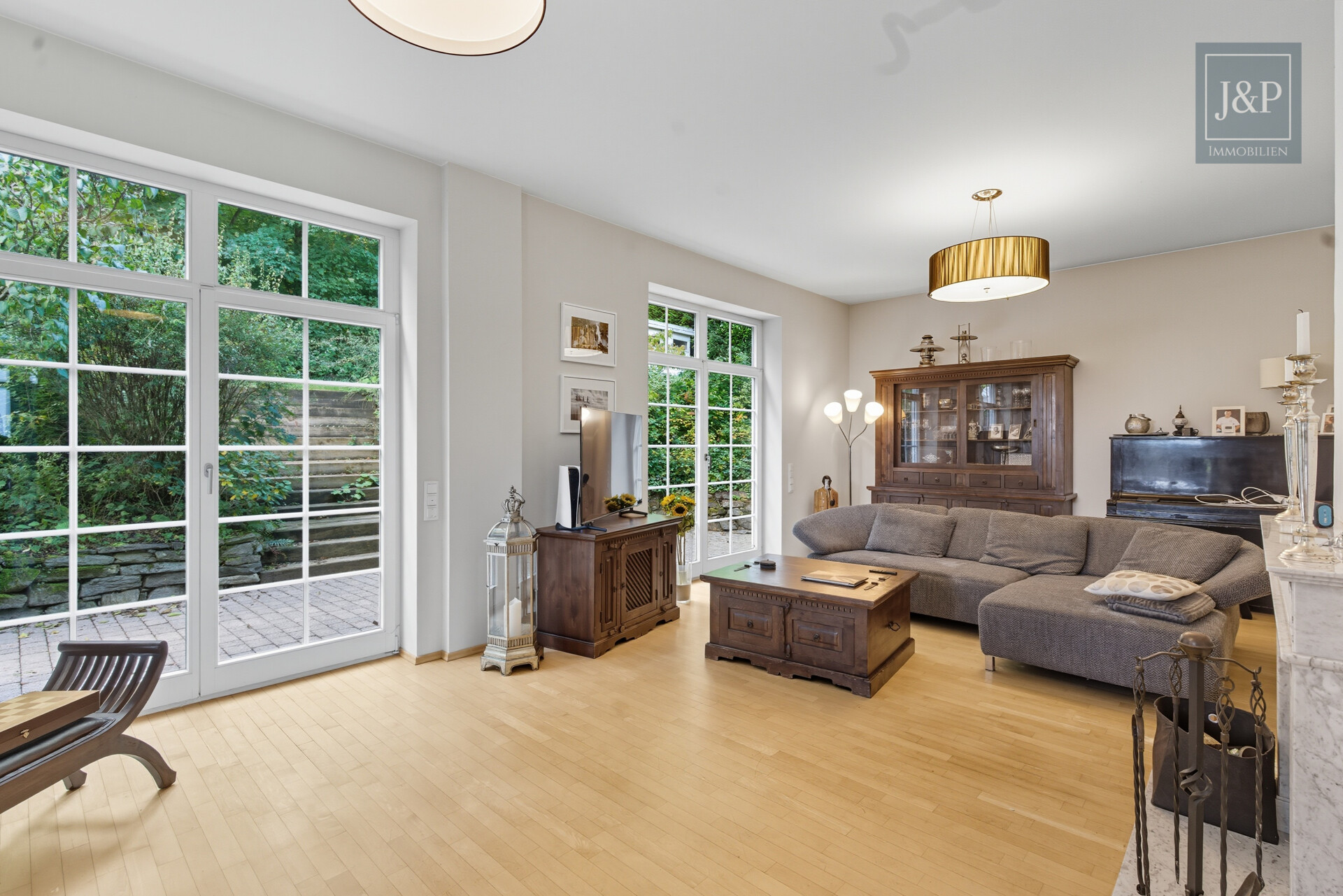 Repräsentative Villa in direkter Waldrandlage – Weitblick, Ruhe und Lebensqualität pur - Wohnbereich