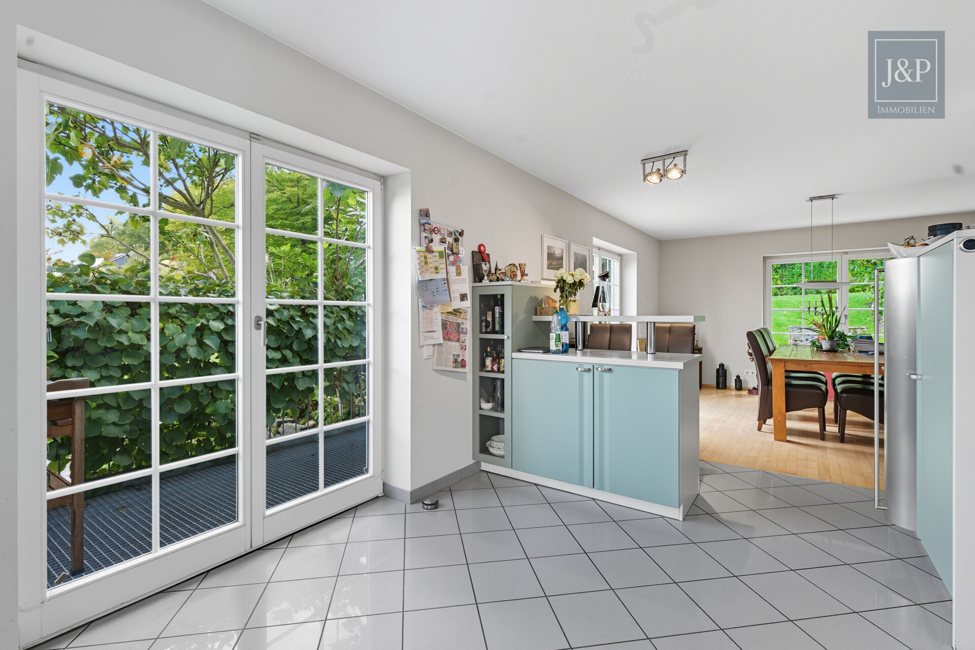 Repräsentative Villa in direkter Waldrandlage – Weitblick, Ruhe und Lebensqualität pur - Küche