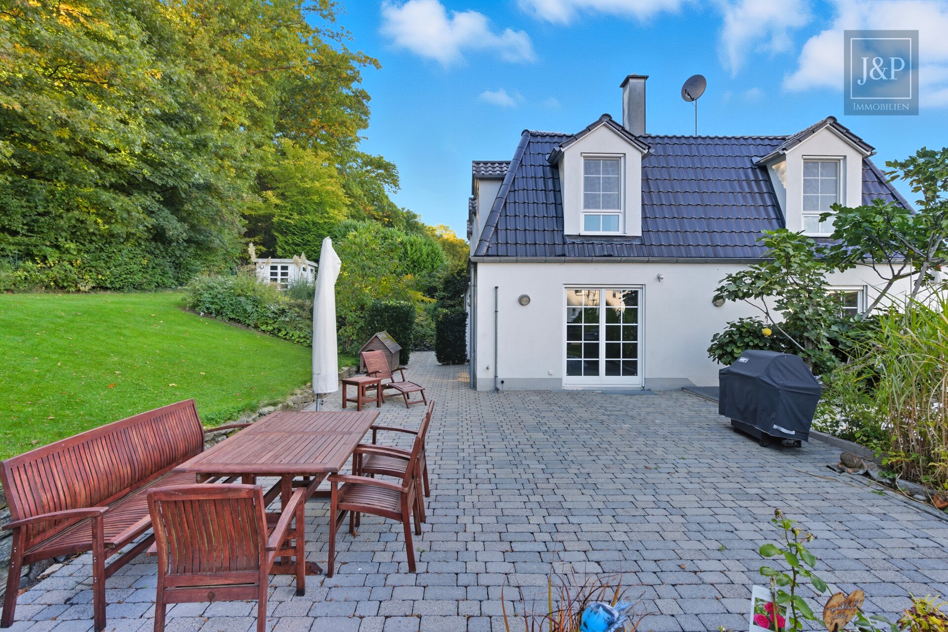 Repräsentative Villa in direkter Waldrandlage – Weitblick, Ruhe und Lebensqualität pur - Terrasse