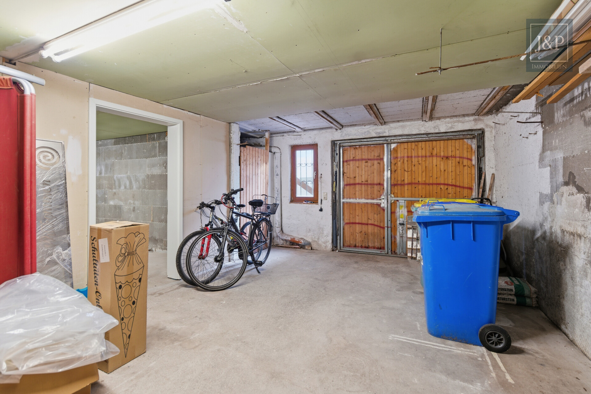 Doppelhaushälfte mit Einliegerwohnung, 3 Terrassen und Wintergarten – ideal für Familien oder Mehrgenerationen! - Garage