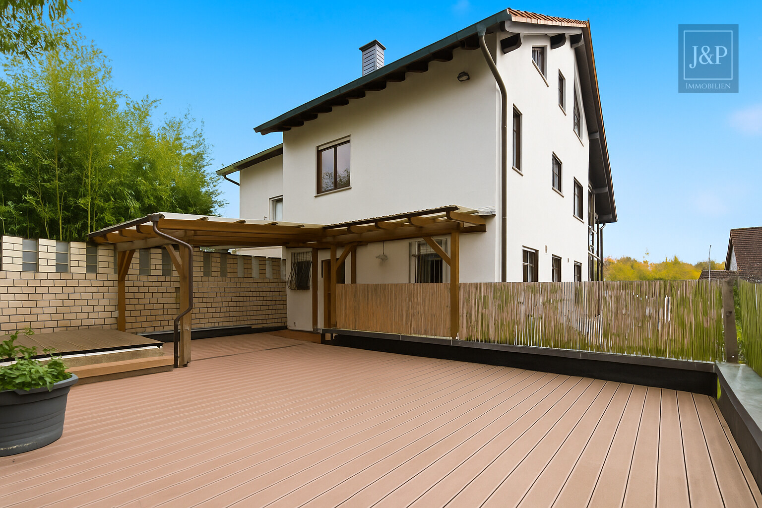 Doppelhaushälfte mit Einliegerwohnung, 3 Terrassen und Wintergarten – ideal für Familien oder Mehrgenerationen! - Außenansicht