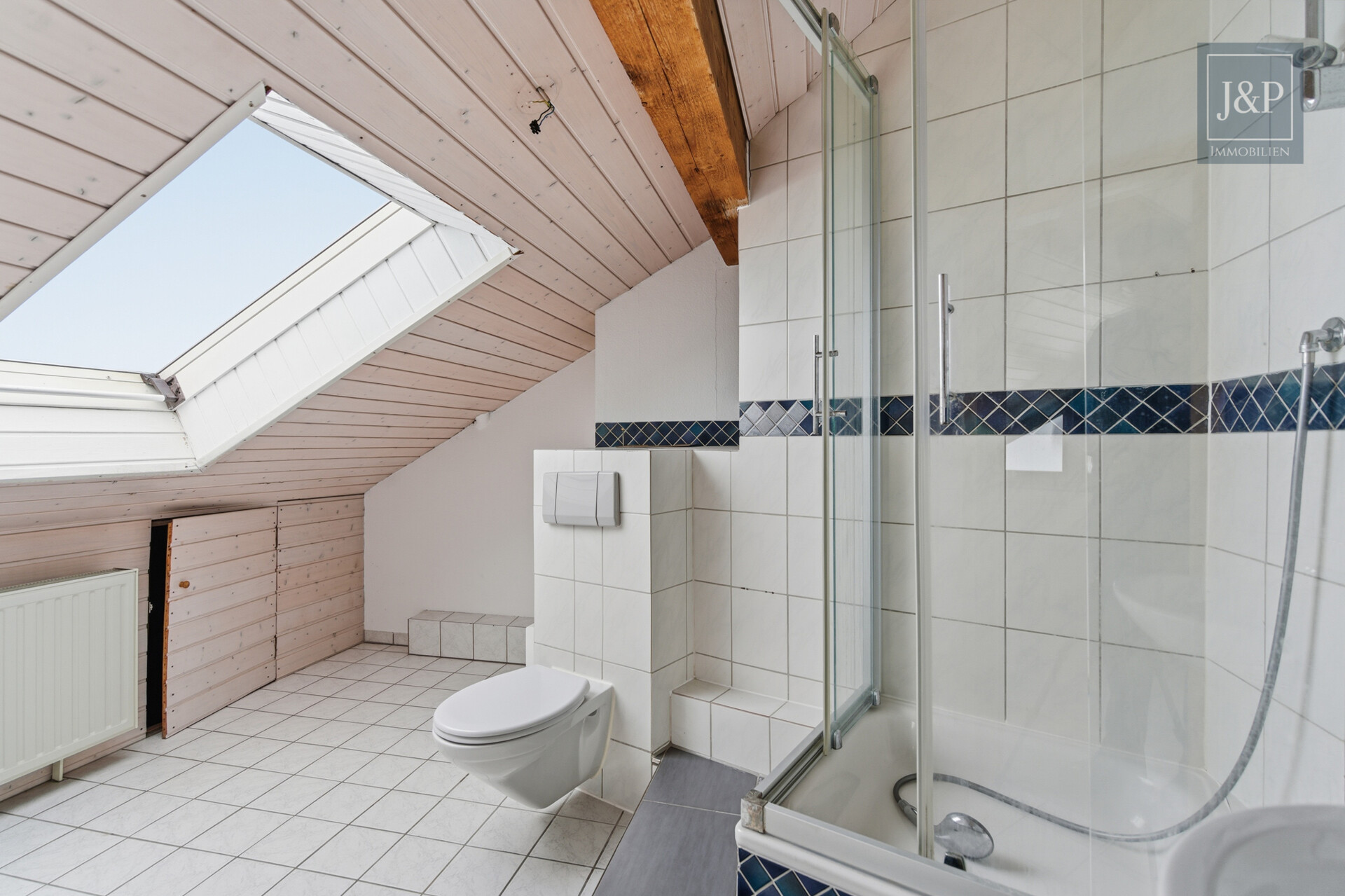 Doppelhaushälfte mit Einliegerwohnung, 3 Terrassen und Wintergarten – ideal für Familien oder Mehrgenerationen! - Badezimmer 2