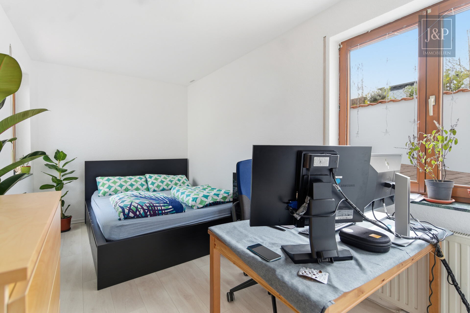 Doppelhaushälfte mit Einliegerwohnung, 3 Terrassen und Wintergarten – ideal für Familien oder Mehrgenerationen! - ELW