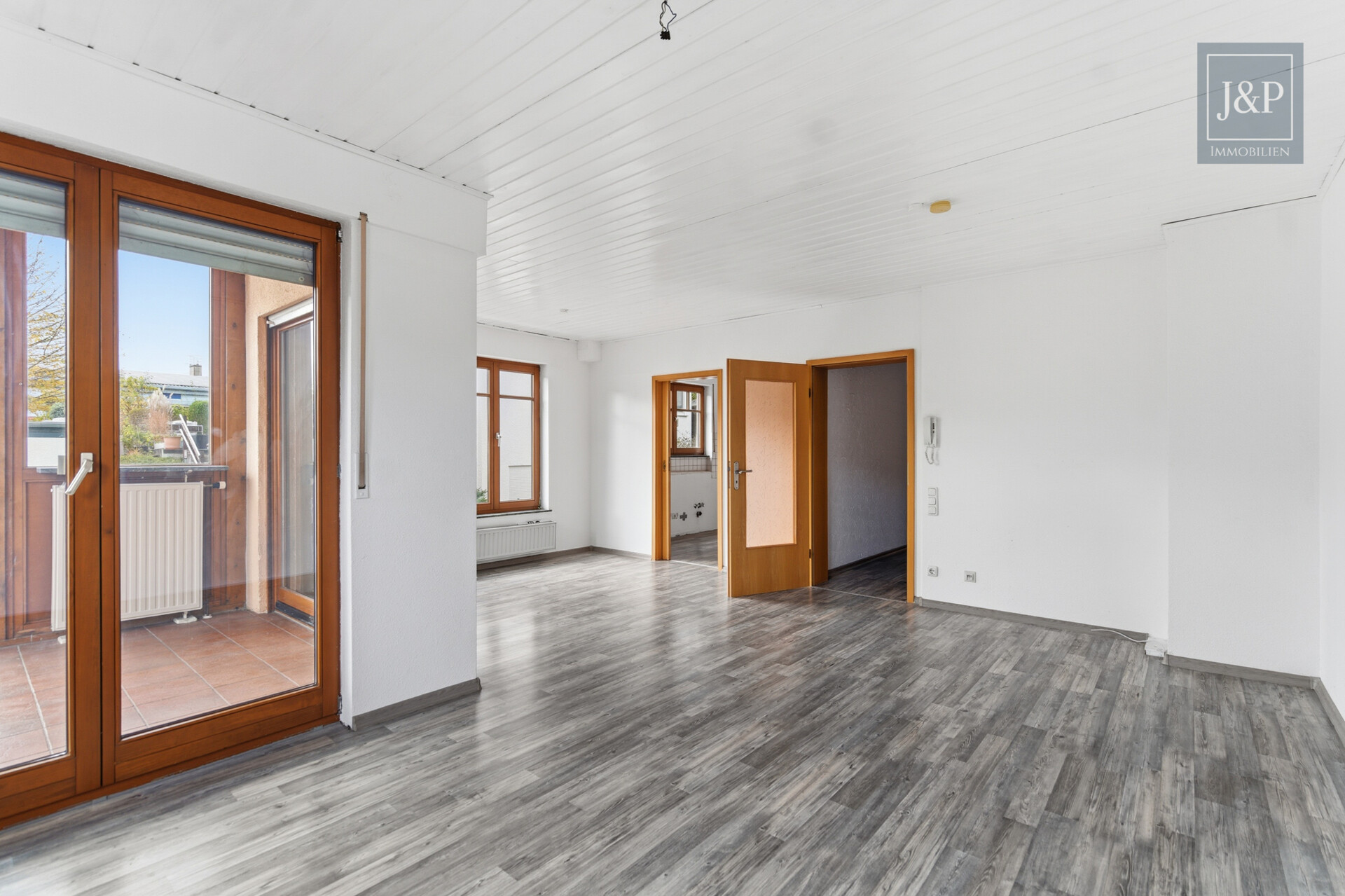 Doppelhaushälfte mit Einliegerwohnung, 3 Terrassen und Wintergarten – ideal für Familien oder Mehrgenerationen! - Wohnzimmer