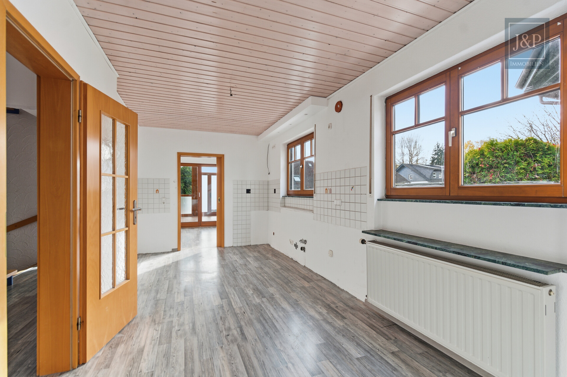 Doppelhaushälfte mit Einliegerwohnung, 3 Terrassen und Wintergarten – ideal für Familien oder Mehrgenerationen! - Küche