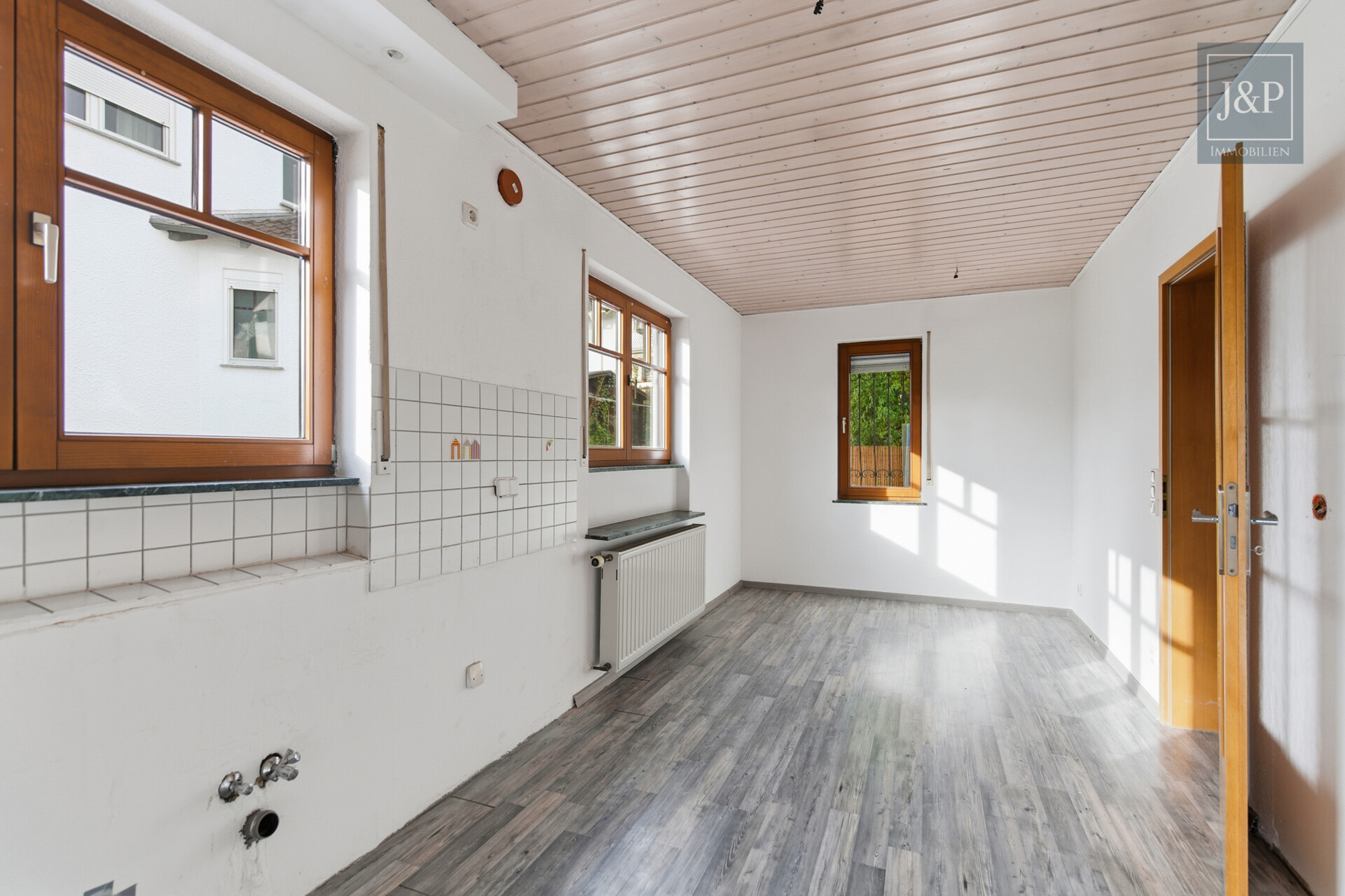 Doppelhaushälfte mit Einliegerwohnung, 3 Terrassen und Wintergarten – ideal für Familien oder Mehrgenerationen! - Küche