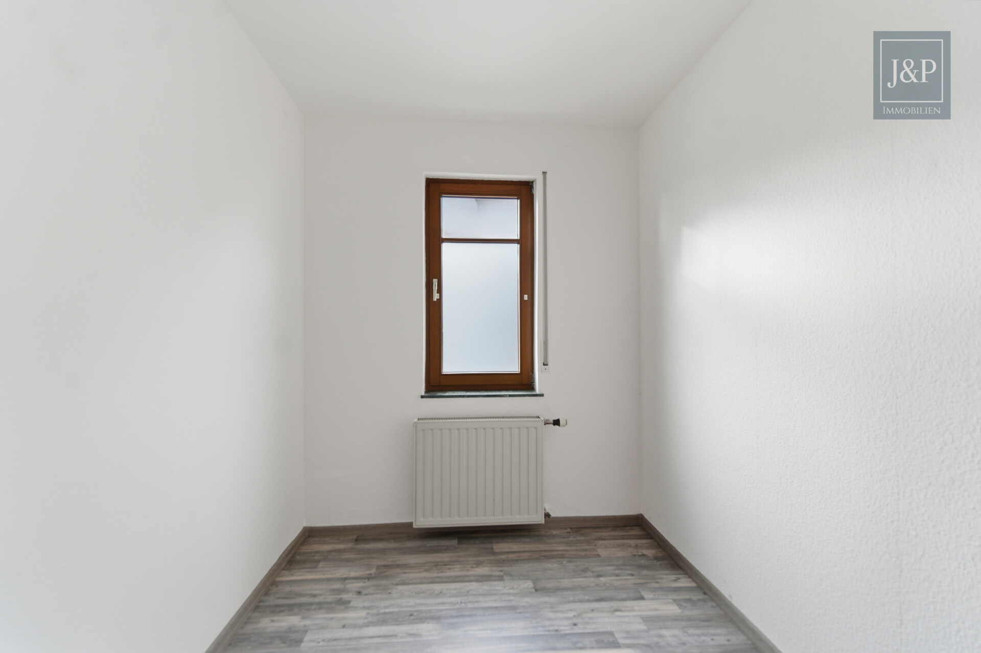 Doppelhaushälfte mit Einliegerwohnung, 3 Terrassen und Wintergarten – ideal für Familien oder Mehrgenerationen! - Ankleide