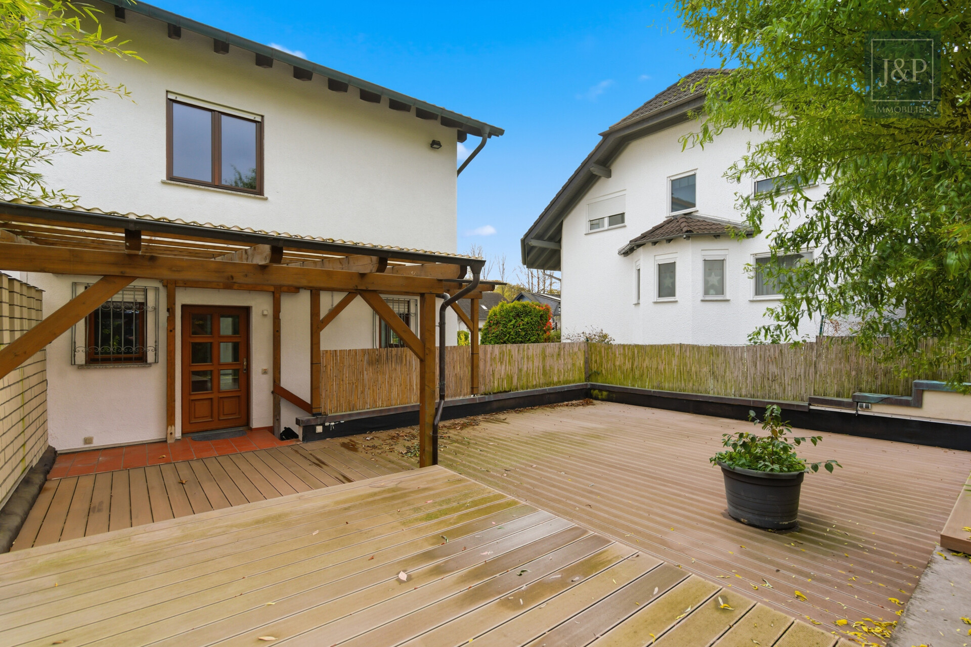 Doppelhaushälfte mit Einliegerwohnung, 3 Terrassen und Wintergarten – ideal für Familien oder Mehrgenerationen! - Terrasse