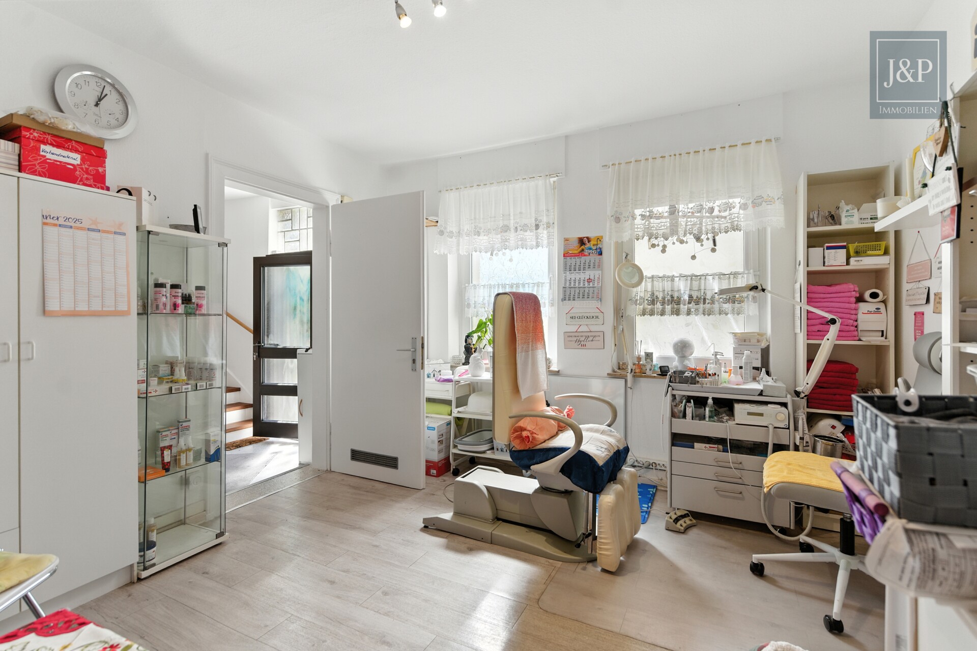 Vielseitiges Wohn- und Geschäftshaus in zentraler Lage von Oberursel! - Studio-Appartment EG