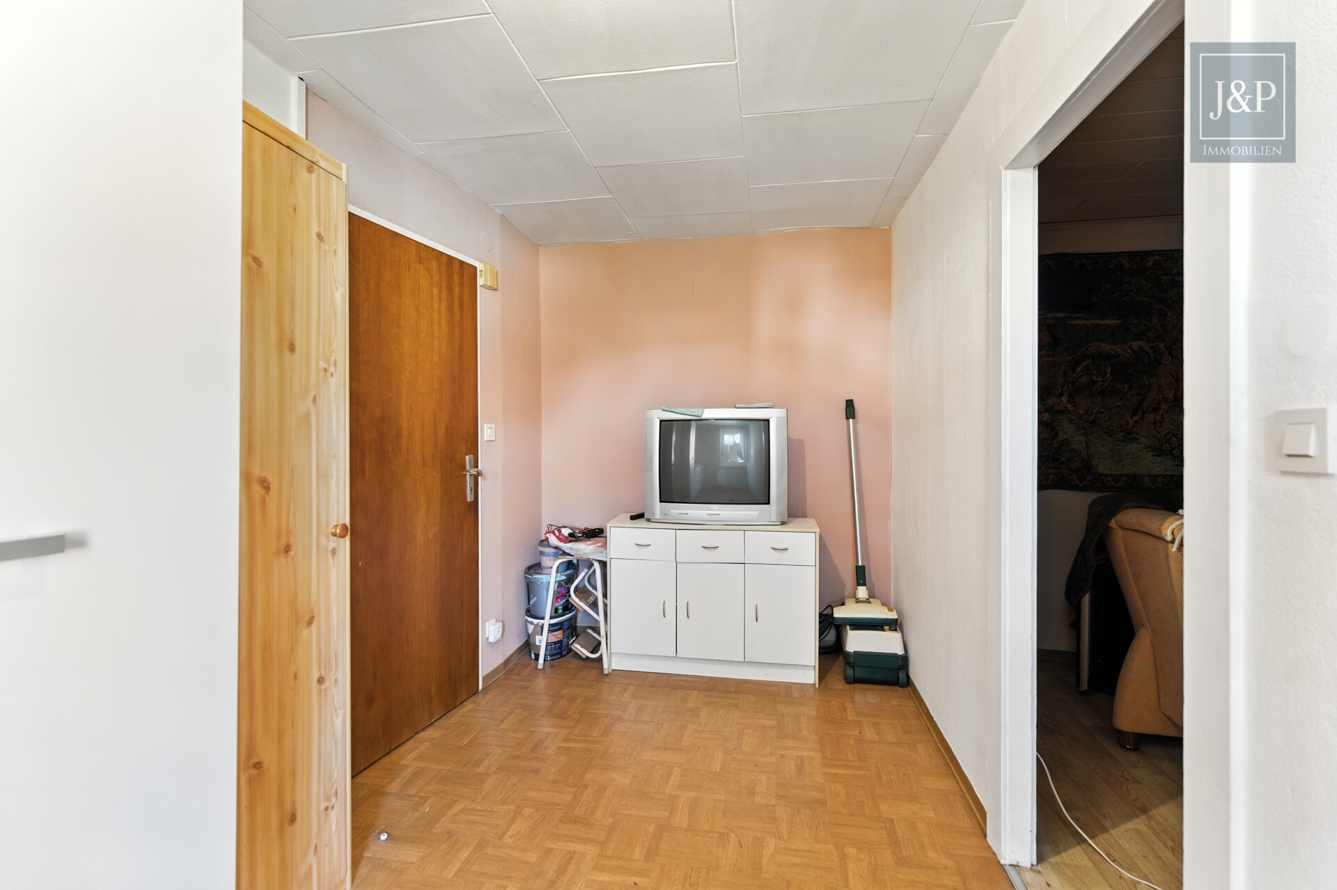 Vielseitiges Wohn- und Geschäftshaus in zentraler Lage von Oberursel! - Küche 1,5-Zi.-Wohnung OG